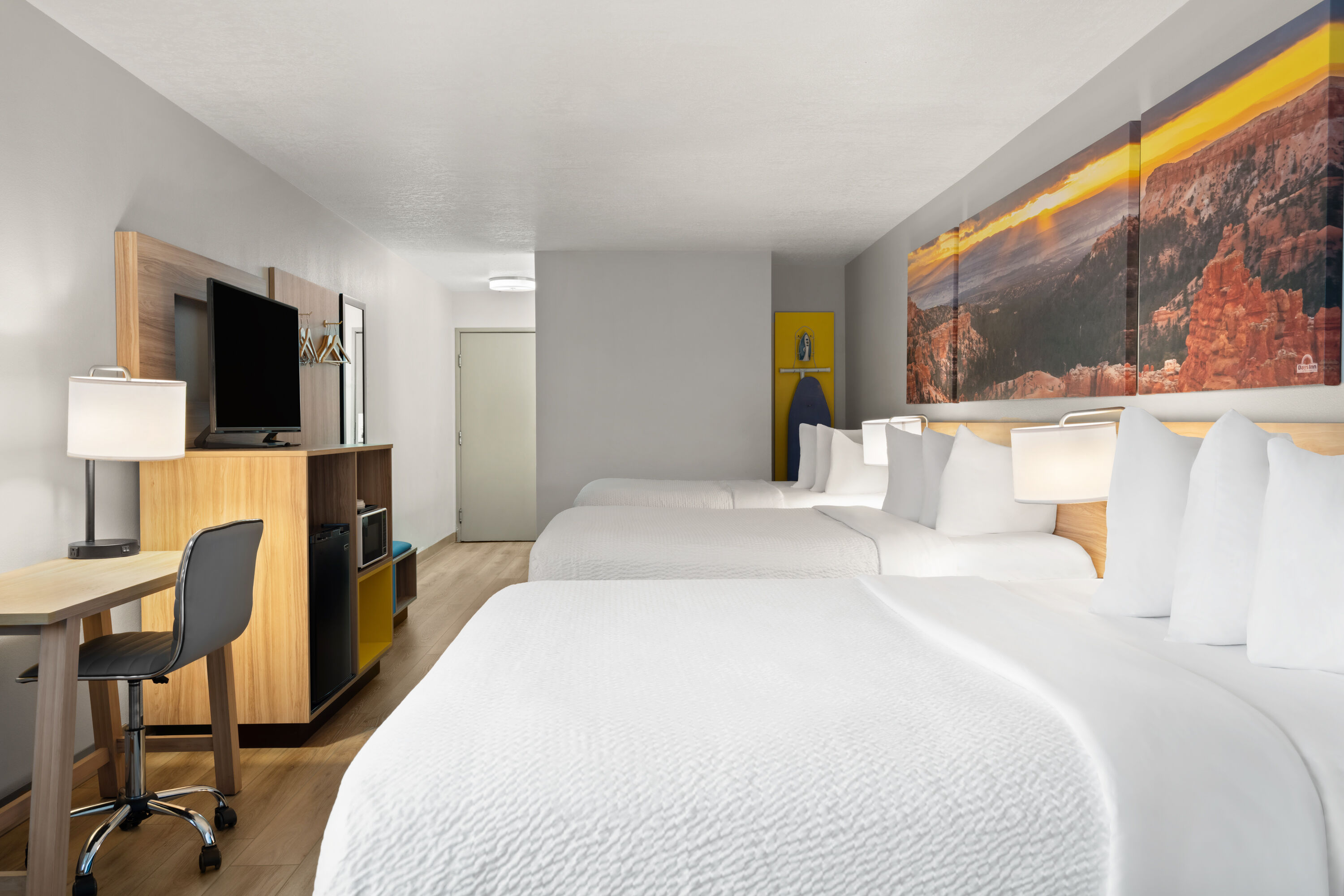 Days Inn by Wyndham Las Vegas suite in Las Vegas, New Mexico