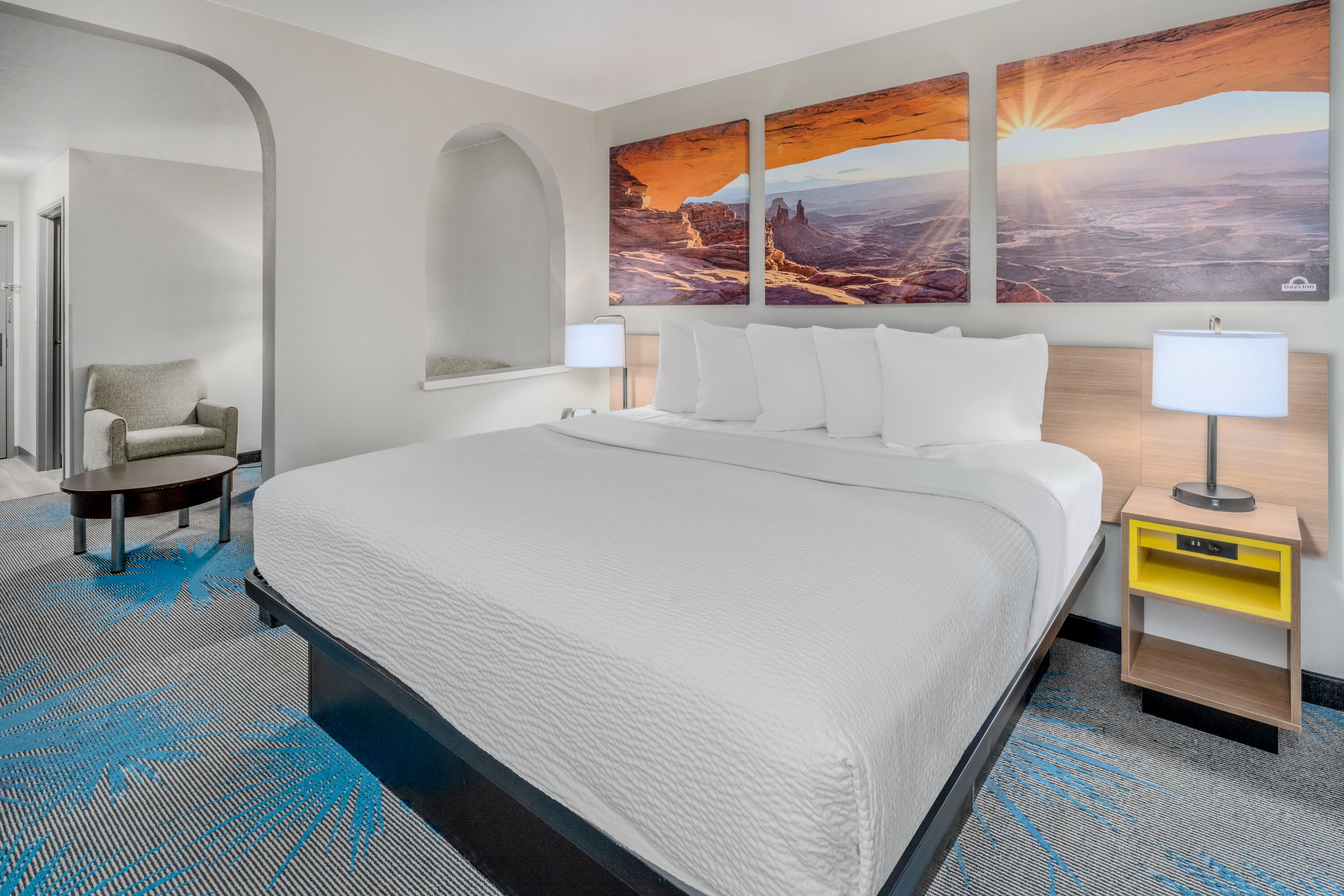 Days Inn by Wyndham Los Lunas suite in Los Lunas, New Mexico