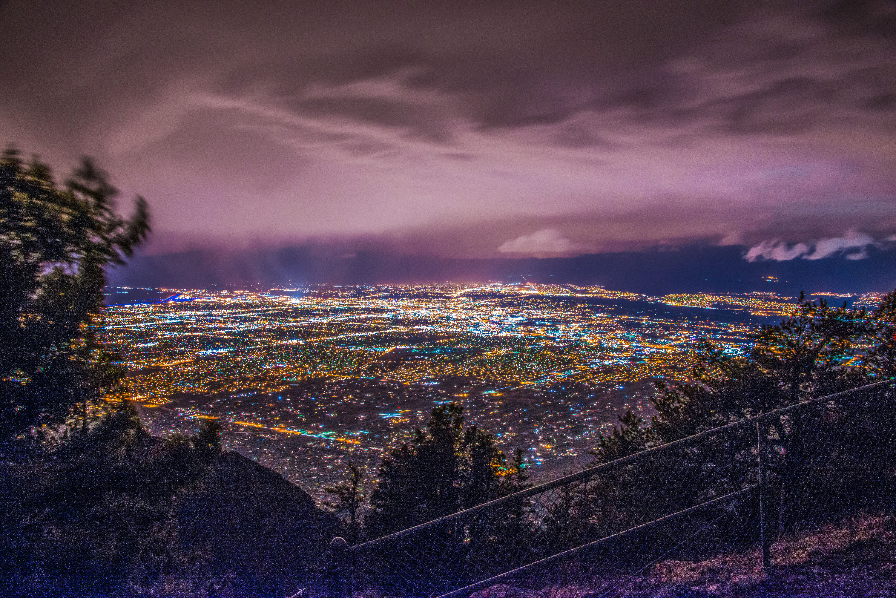 Exterior Dusk Image of Days Inn by Wyndham Rio Rancho hotel in Rio Rancho, New Mexico