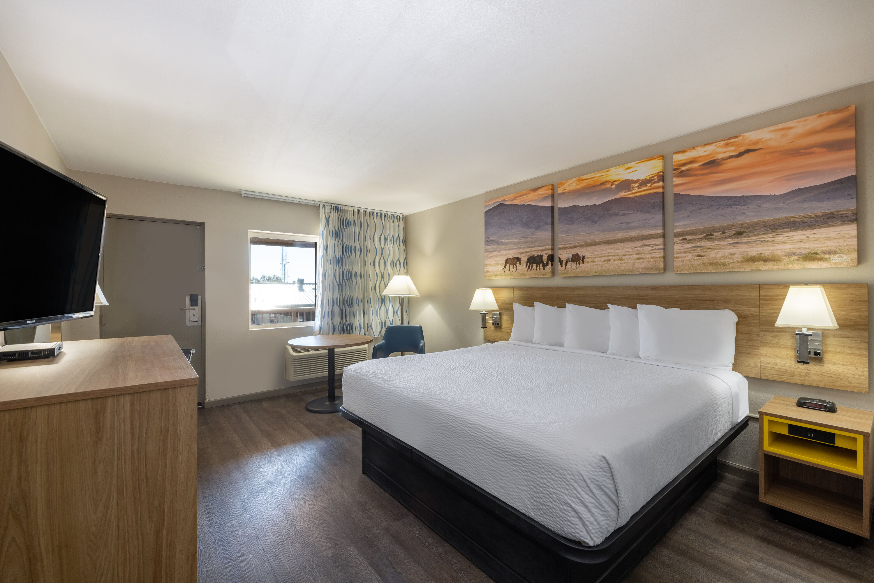 Guest room at the Days Inn by Wyndham Roswell in Roswell, New Mexico