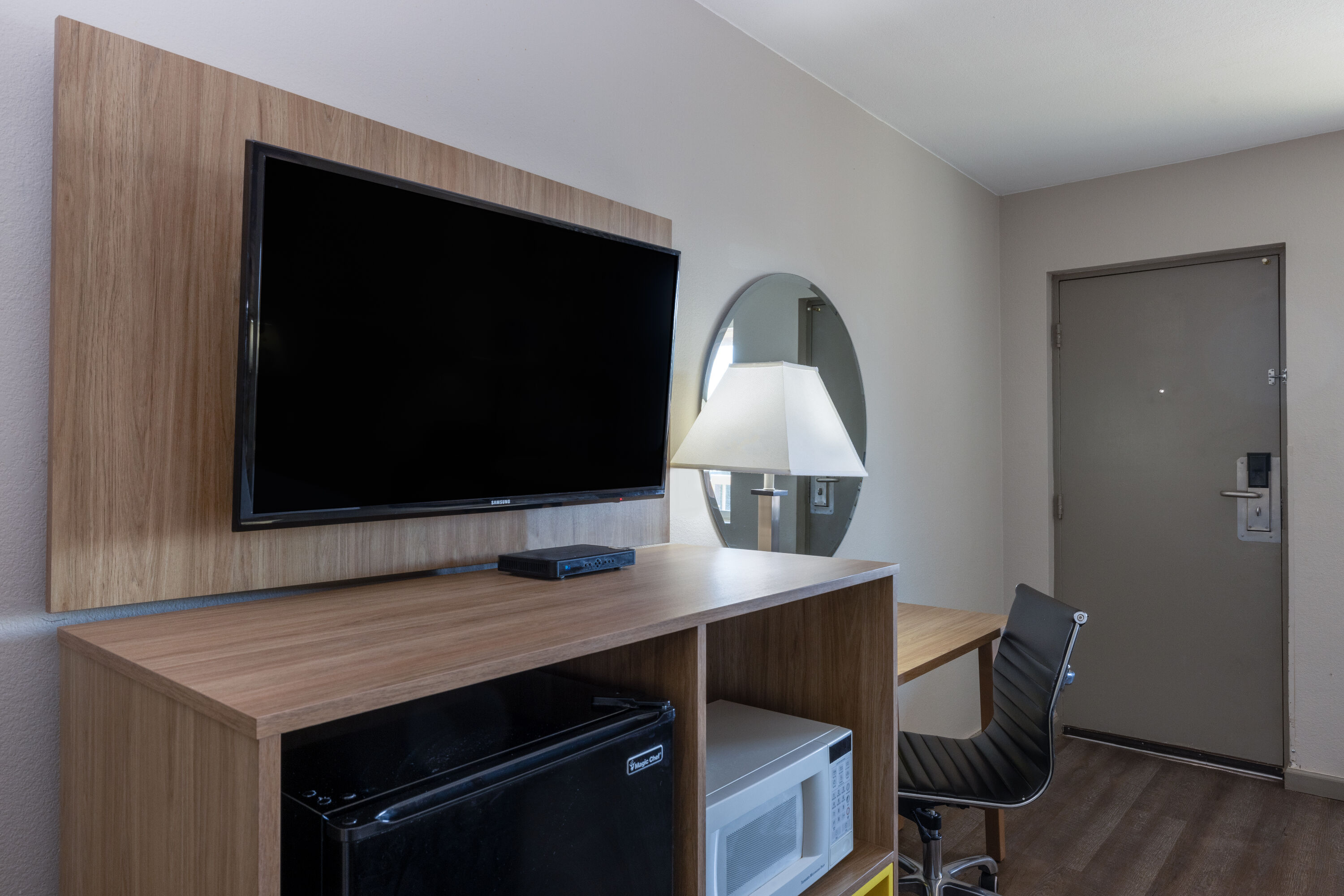 Guest room at the Days Inn by Wyndham Roswell in Roswell, New Mexico