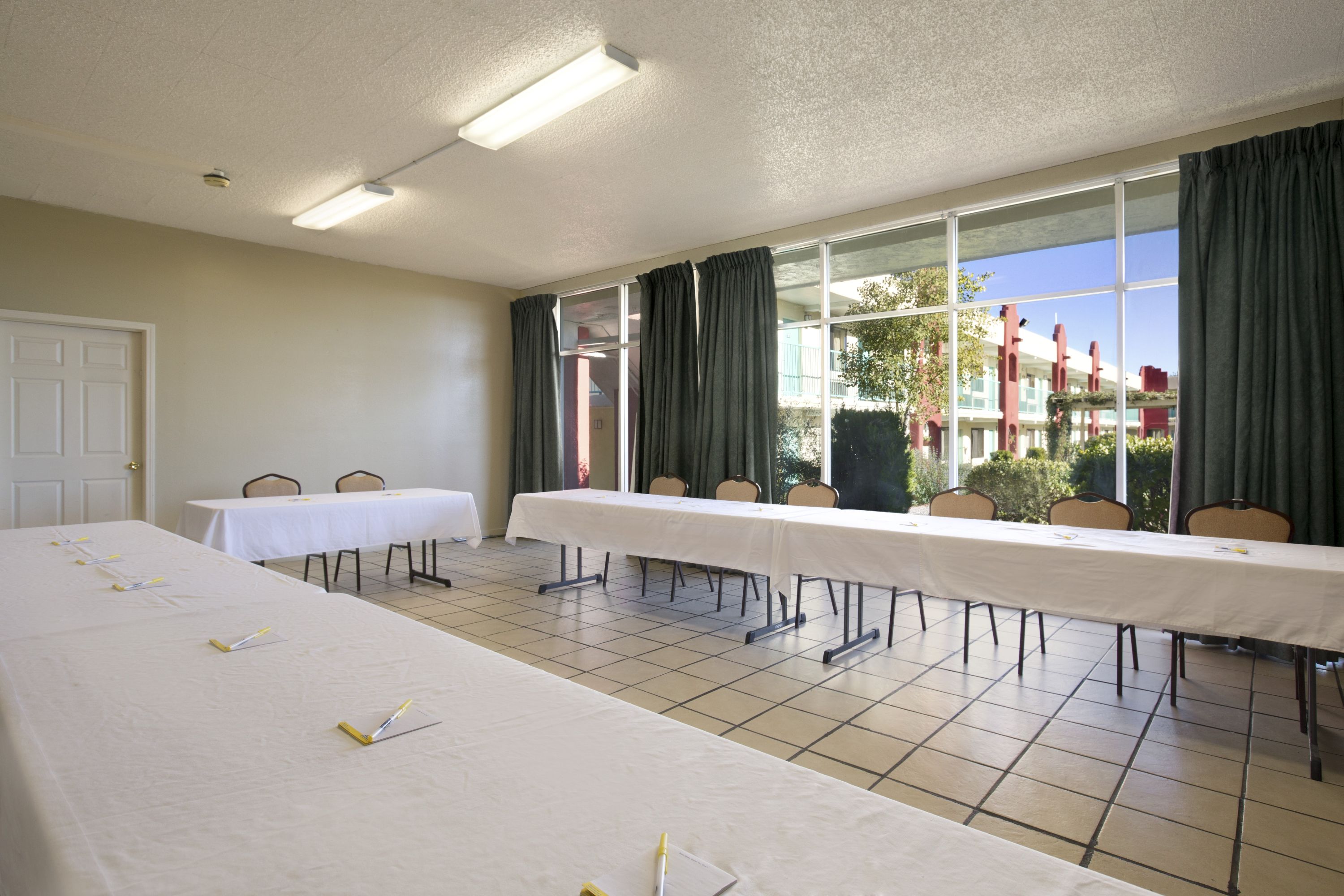 Days Inn By Wyndham Santa Fe New Mexico Santa Fe Nm Hotels