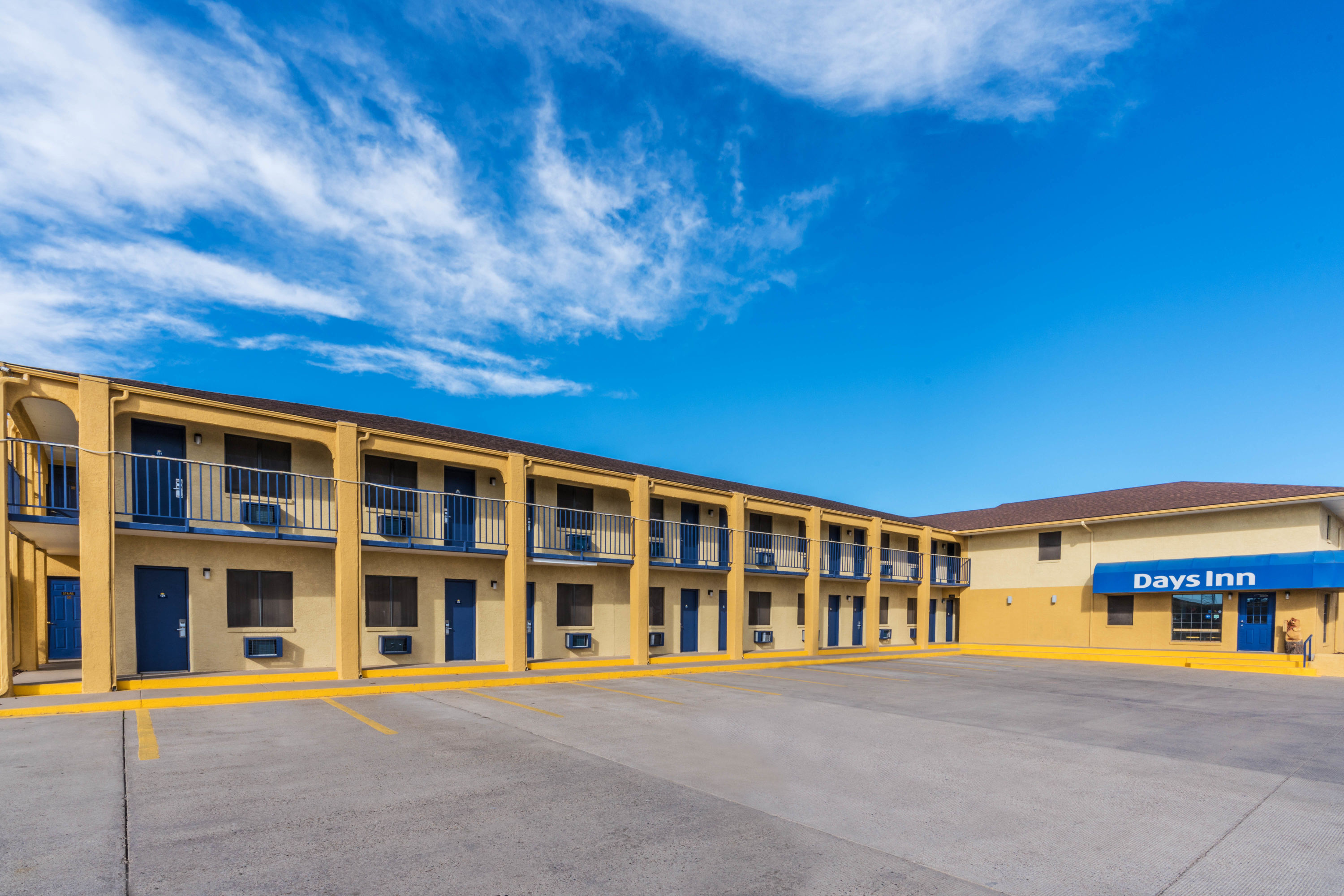 Exterior Day Image of Days Inn by Wyndham Tucumcari hotel in Tucumcari, New Mexico