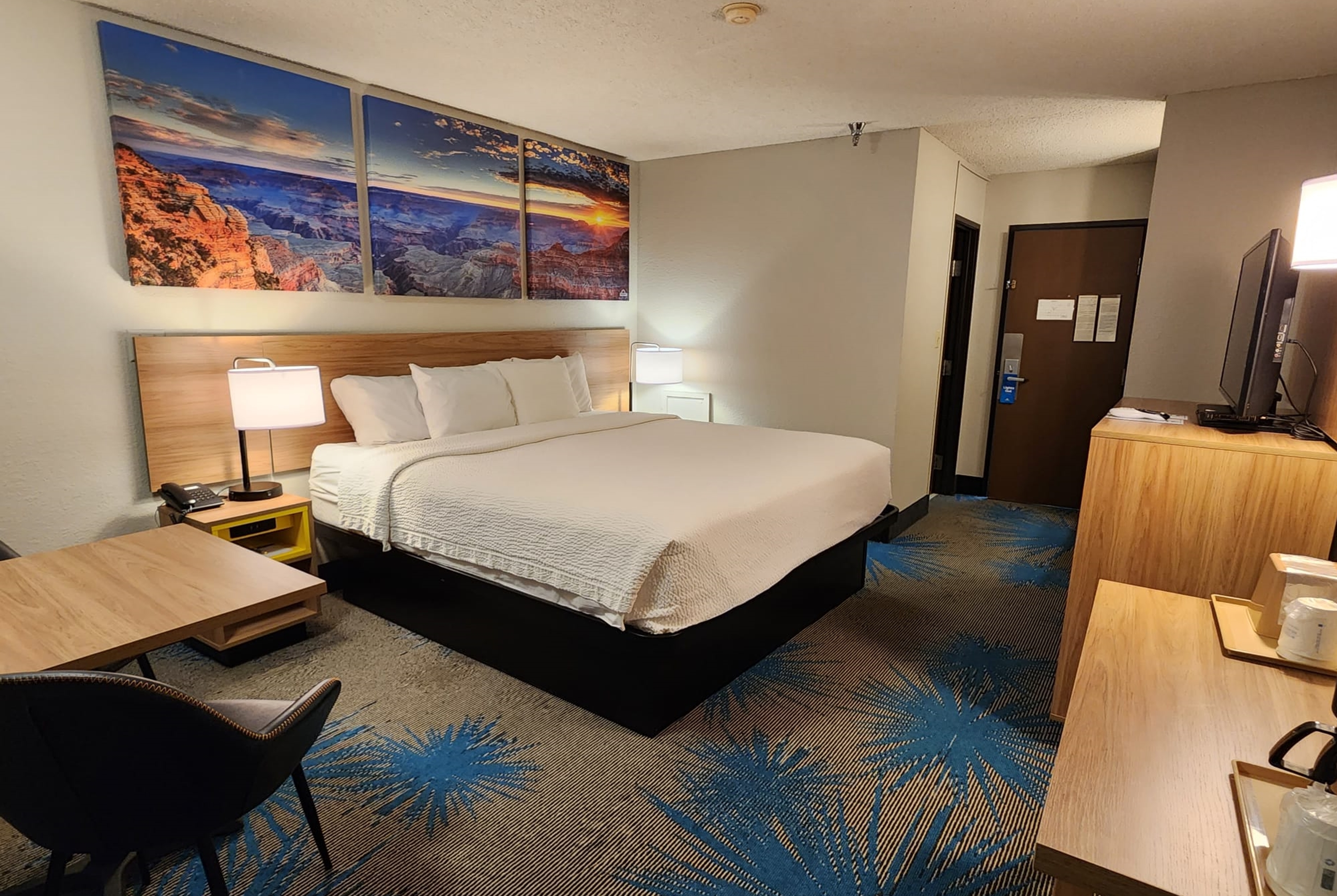 Guest room at the Days Inn by Wyndham Tucumcari in Tucumcari, New Mexico