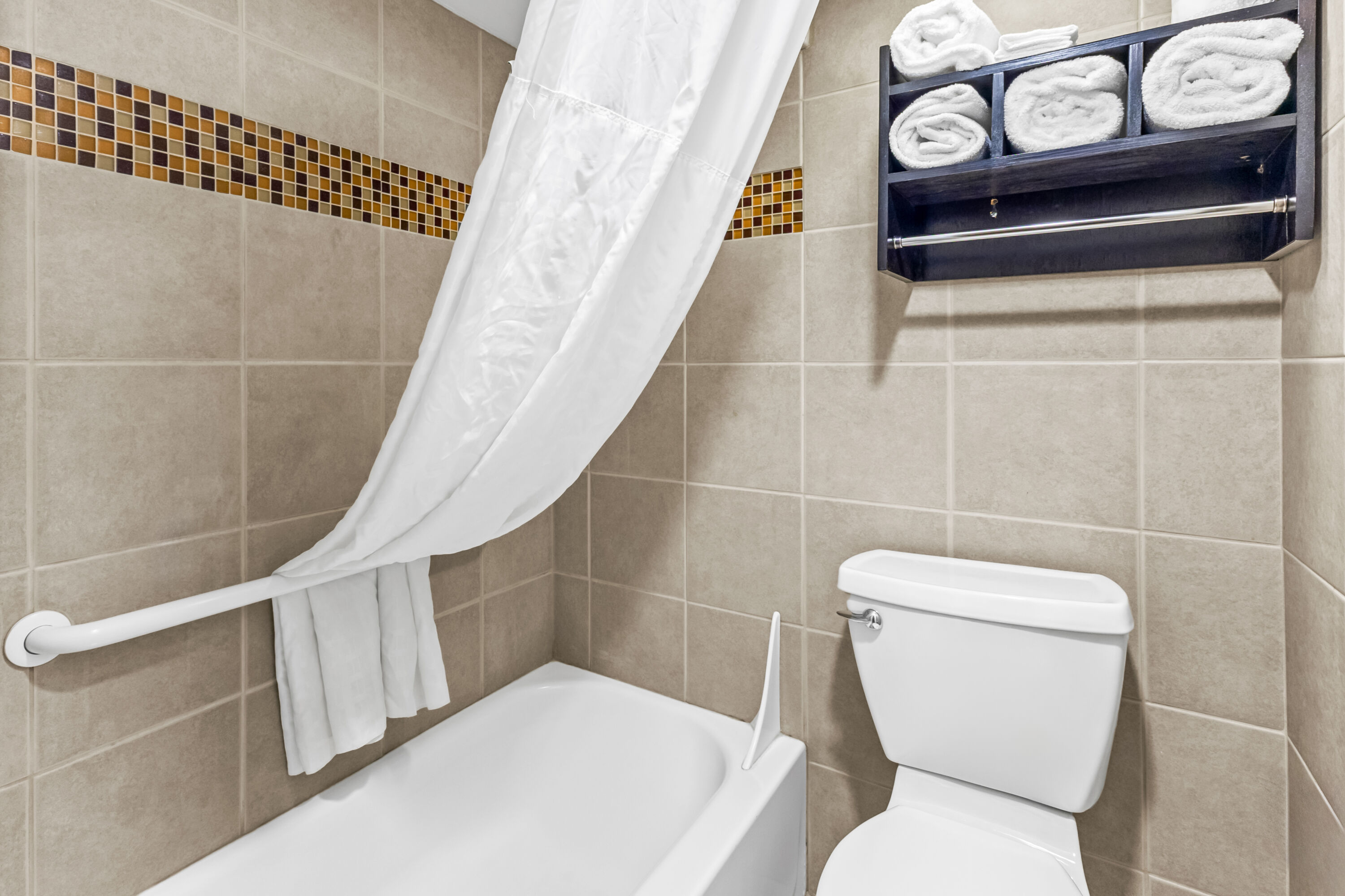 Guest room bath at the Days Inn by Wyndham Elko in Elko, Nevada