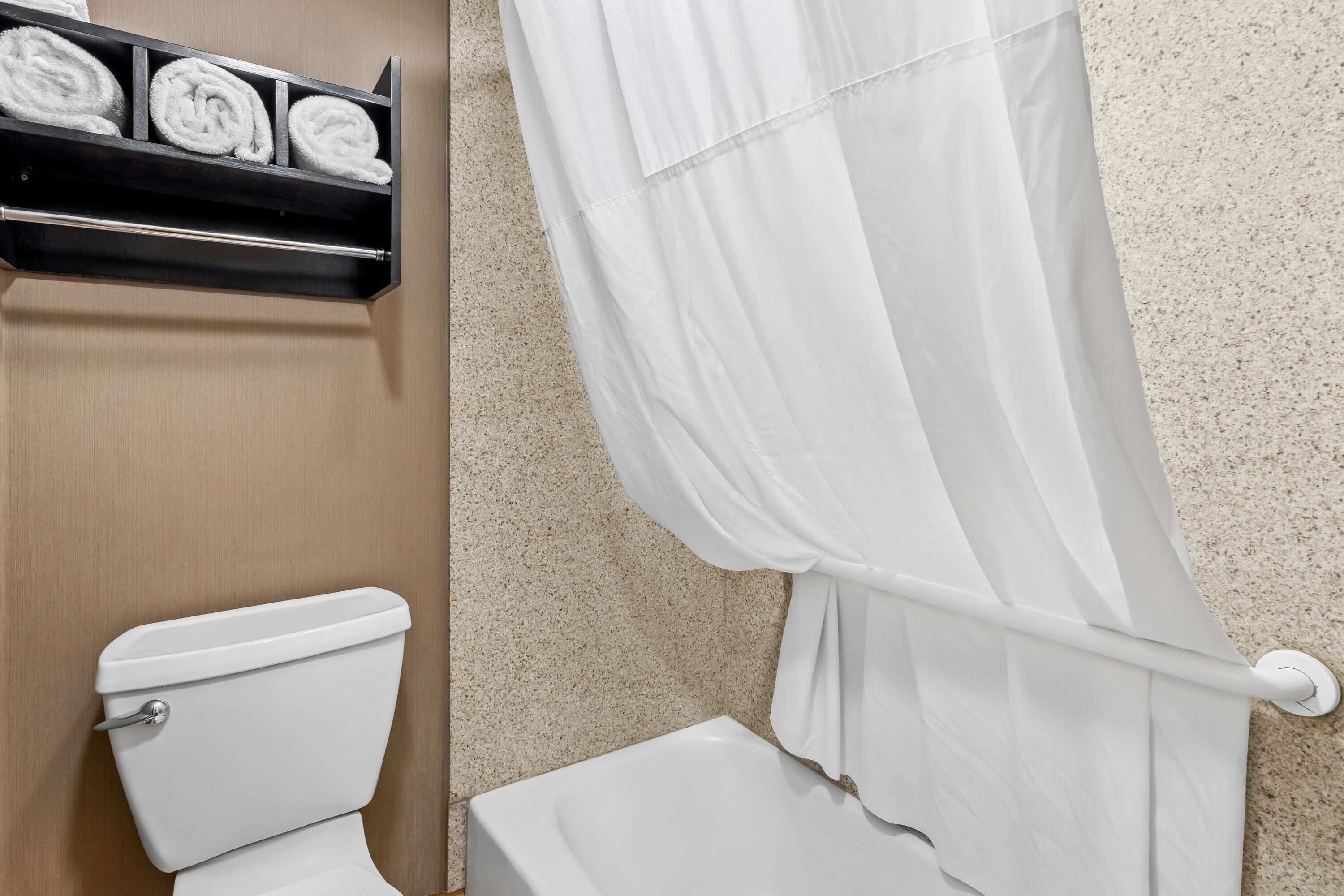 Guest room bath at the Days Inn by Wyndham Elko in Elko, Nevada