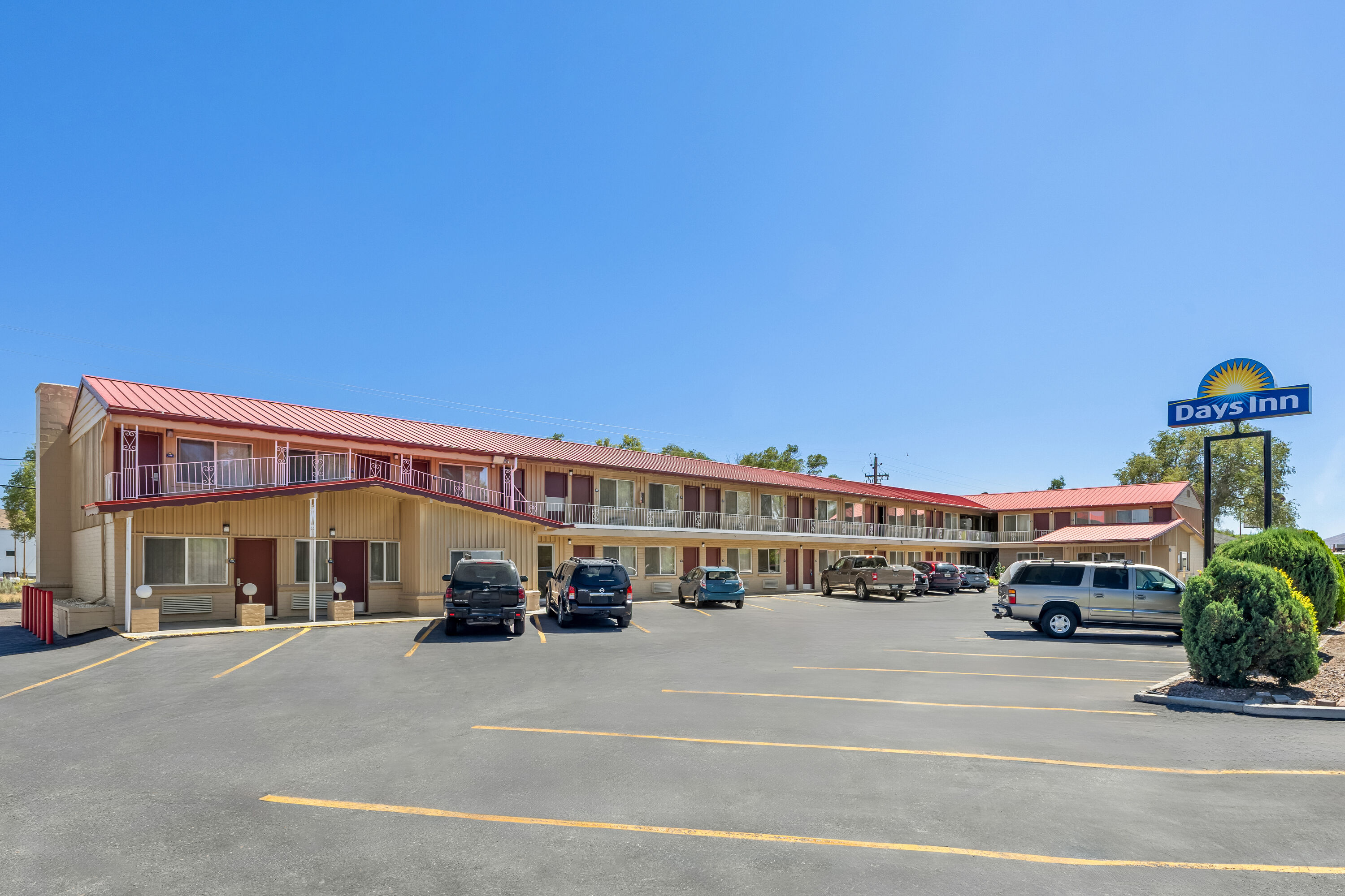 Exterior Day Image of Days Inn by Wyndham Elko hotel in Elko, Nevada