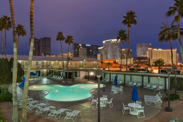 Days Inn Las Vegas At Wild West Hall Must Have Amenities