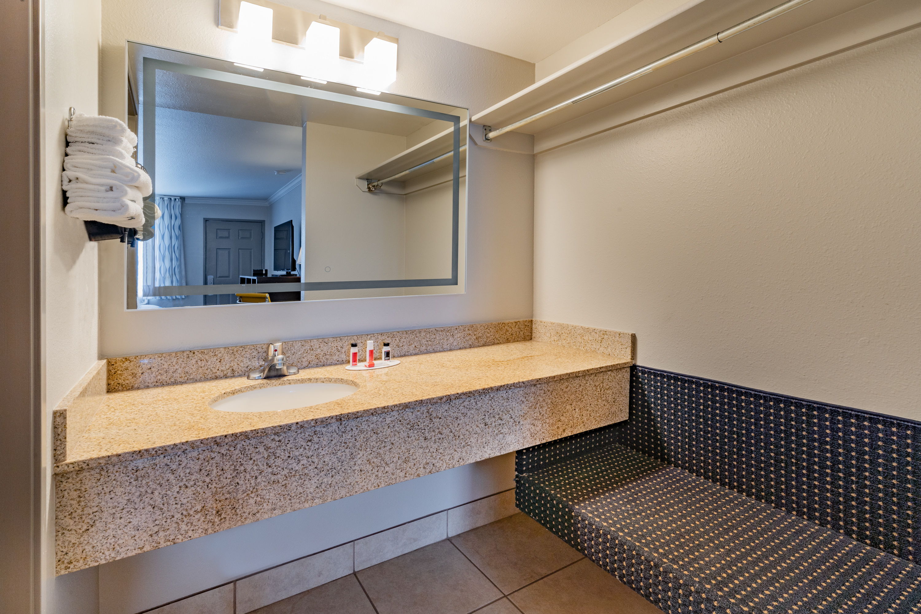Guest room bath at the Days Inn by Wyndham Winnemucca in Winnemucca, Nevada