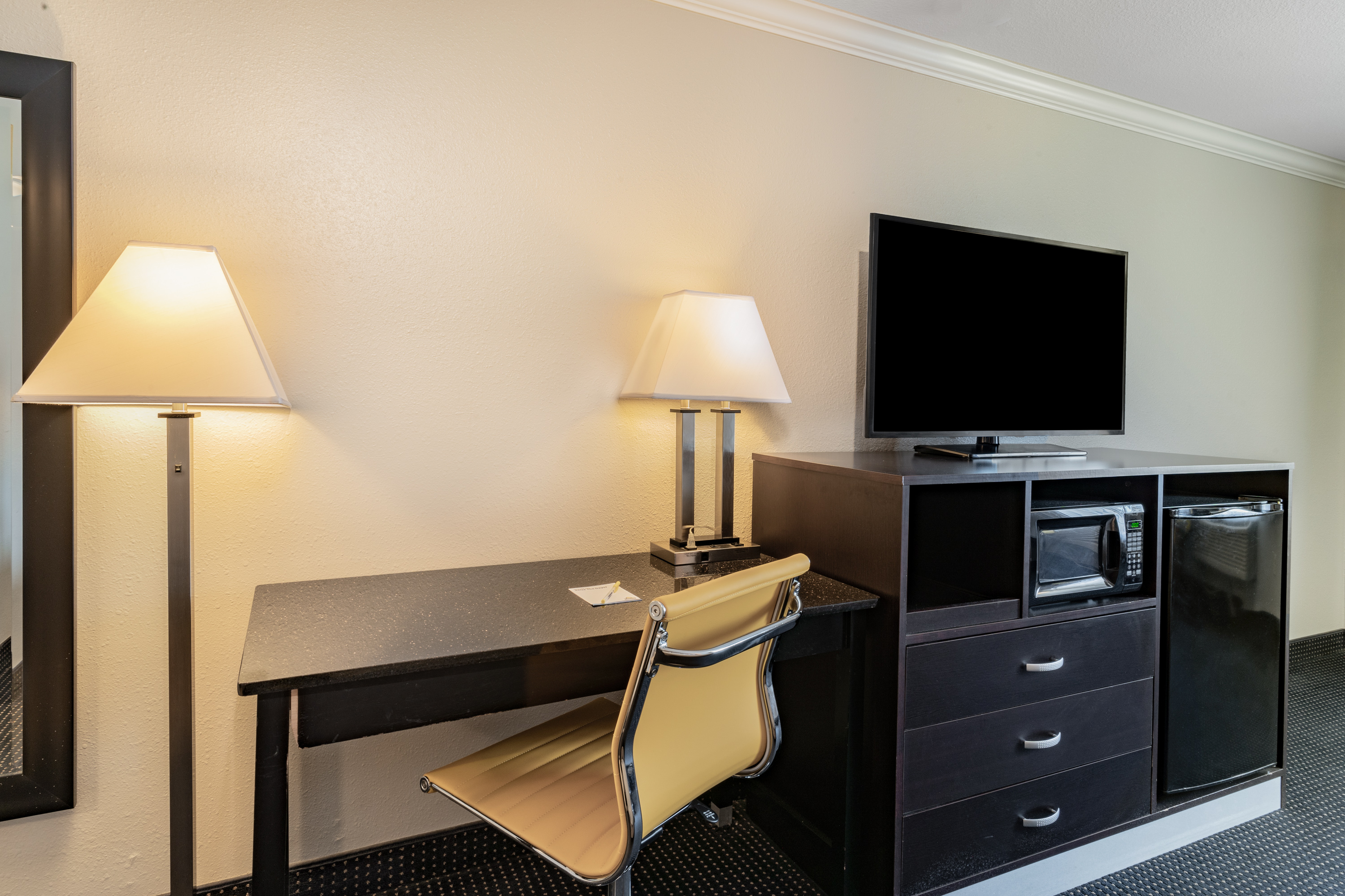 Guest room at the Days Inn by Wyndham Winnemucca in Winnemucca, Nevada