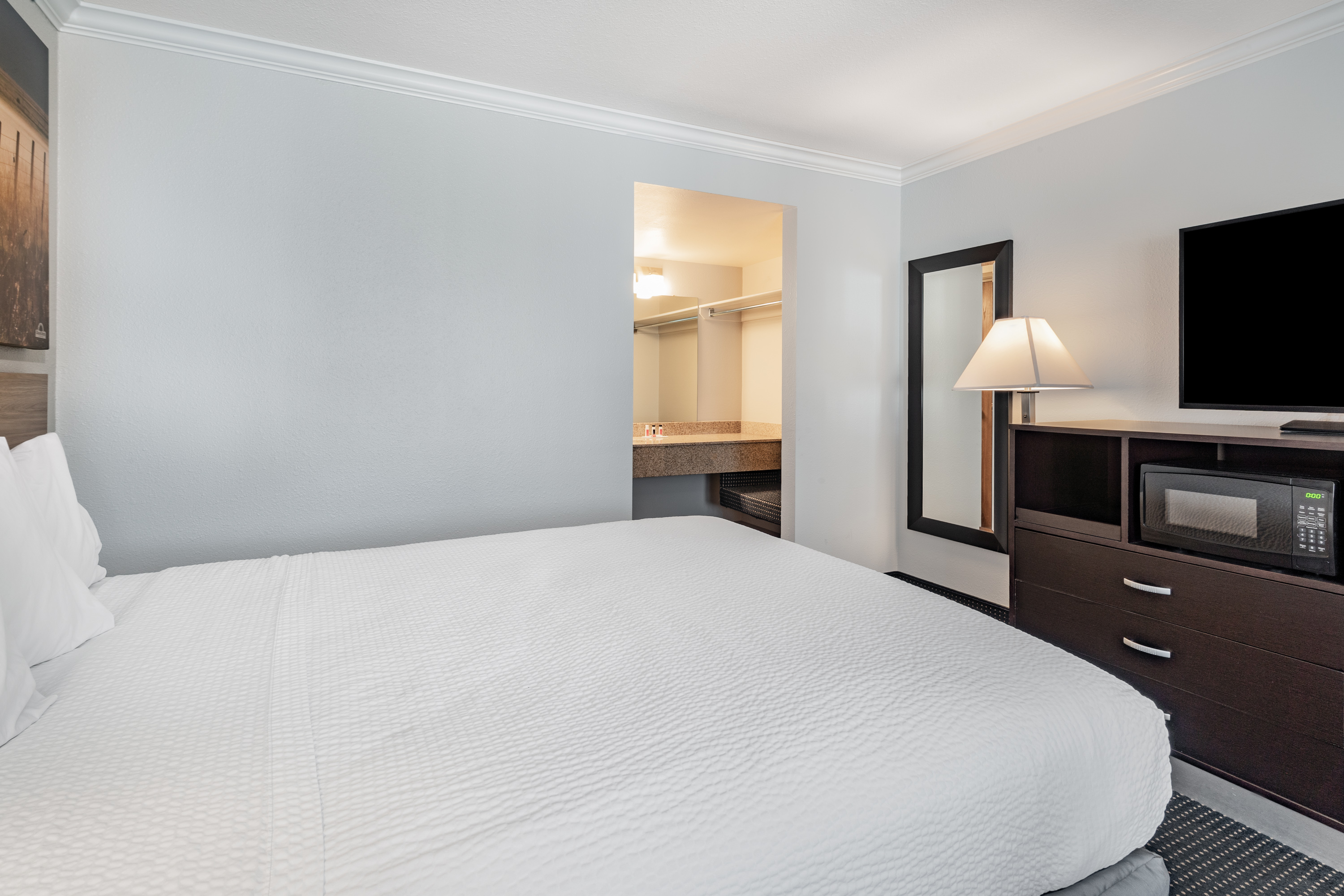 Guest room at the Days Inn by Wyndham Winnemucca in Winnemucca, Nevada