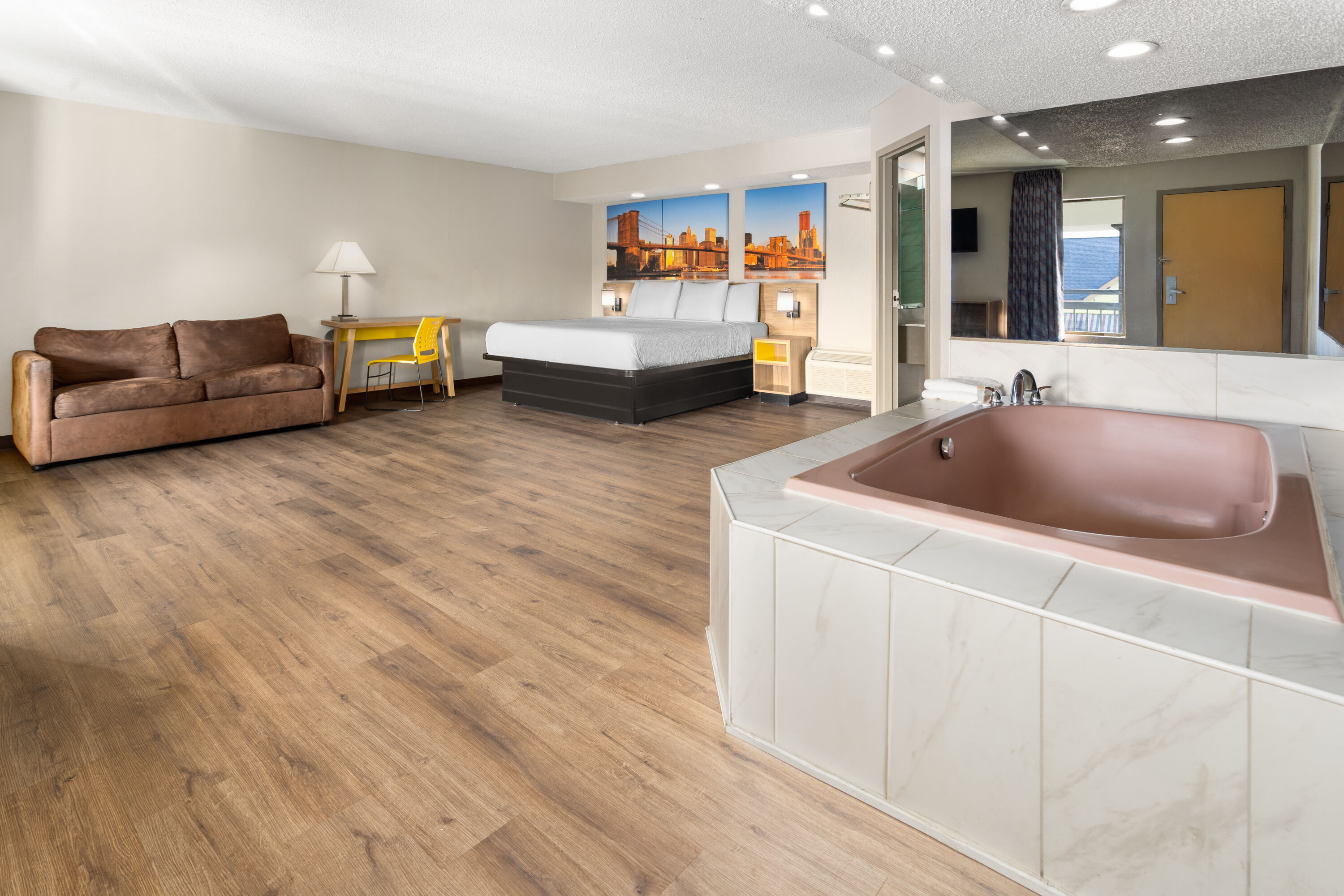 Days Inn & Suites by Wyndham Albany hot tub suite in Albany, New York
