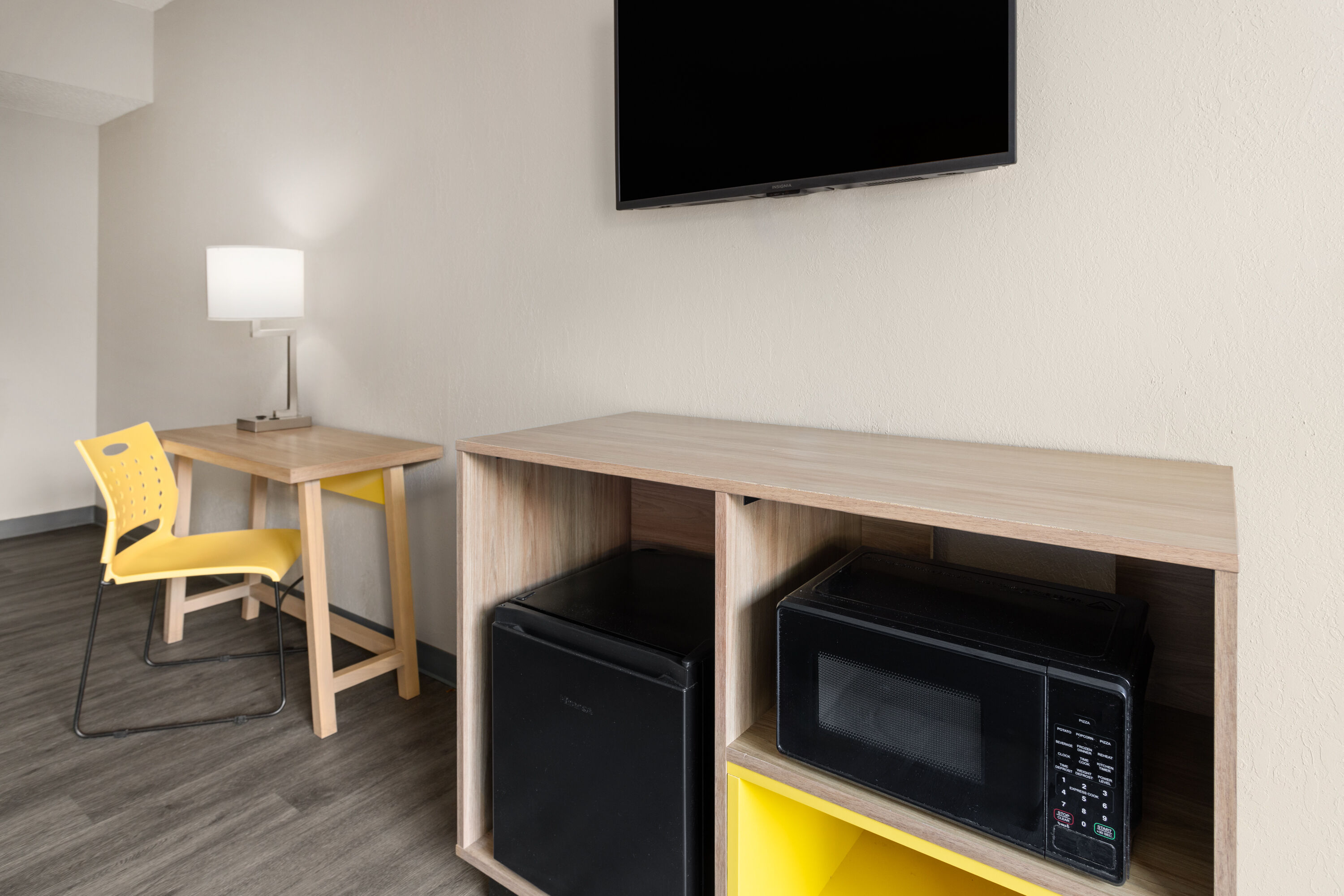 Days Inn & Suites by Wyndham Albany hot tub suite in Albany, New York