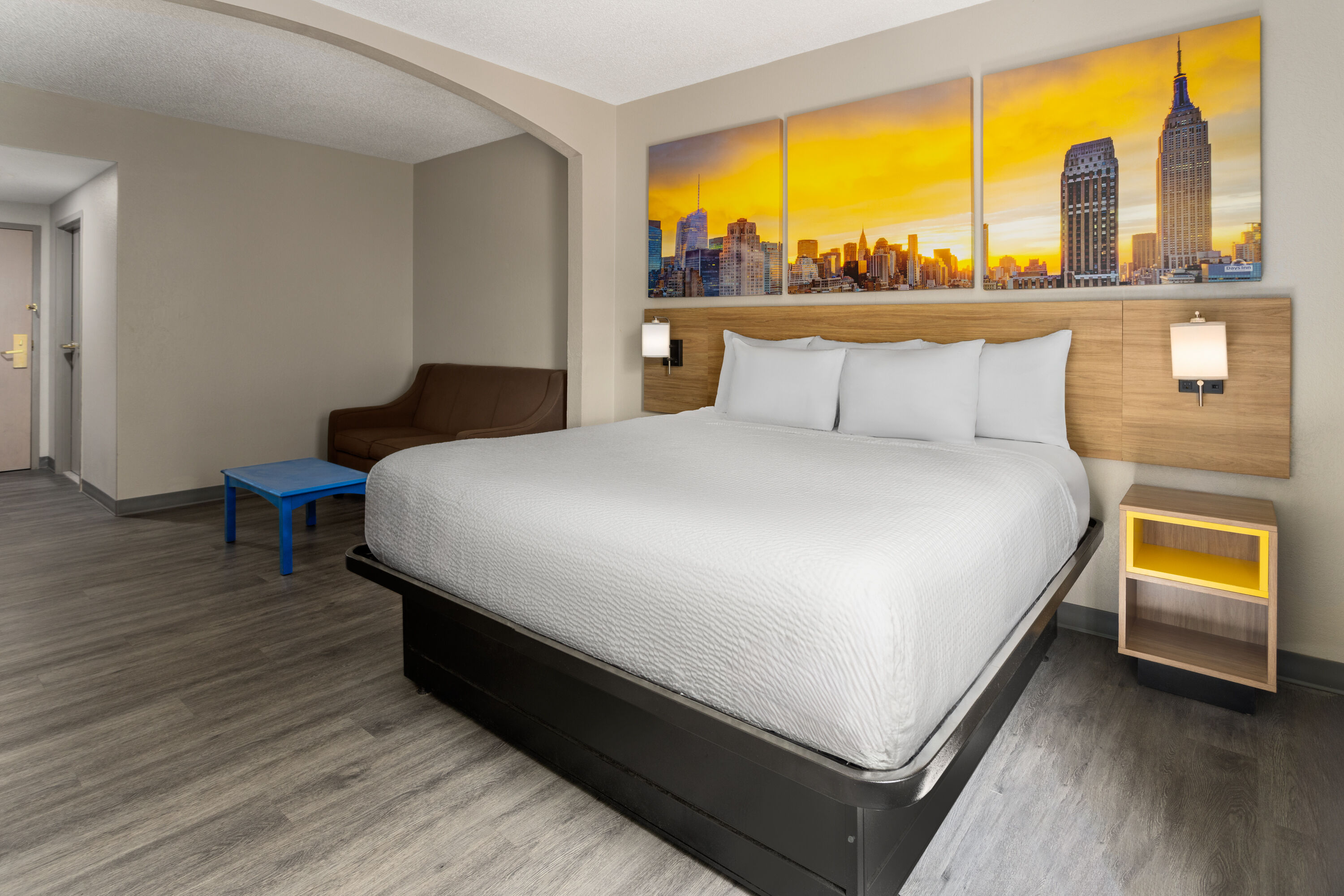 Days Inn & Suites by Wyndham Albany suite in Albany, New York