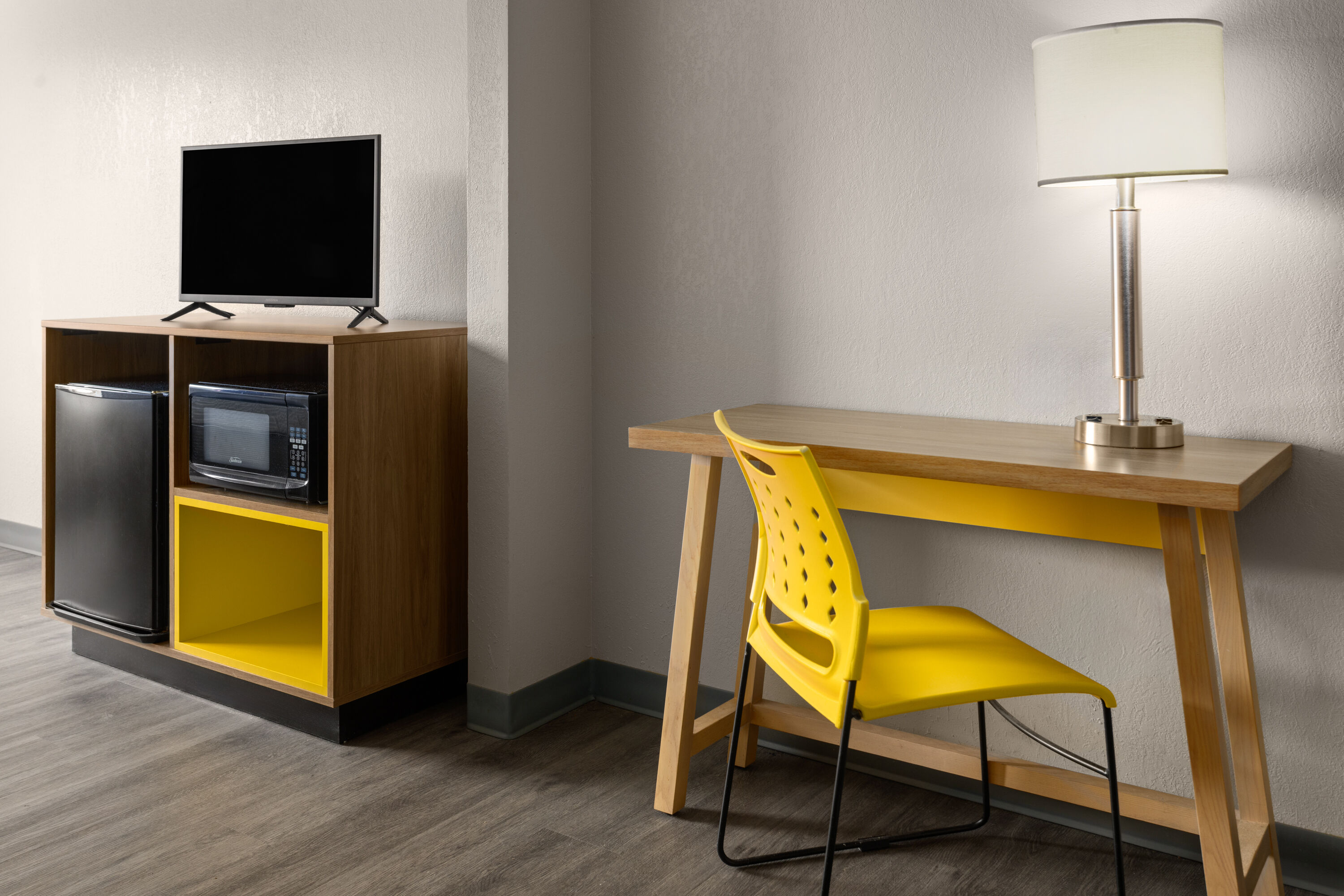 Days Inn & Suites by Wyndham Albany suite in Albany, New York