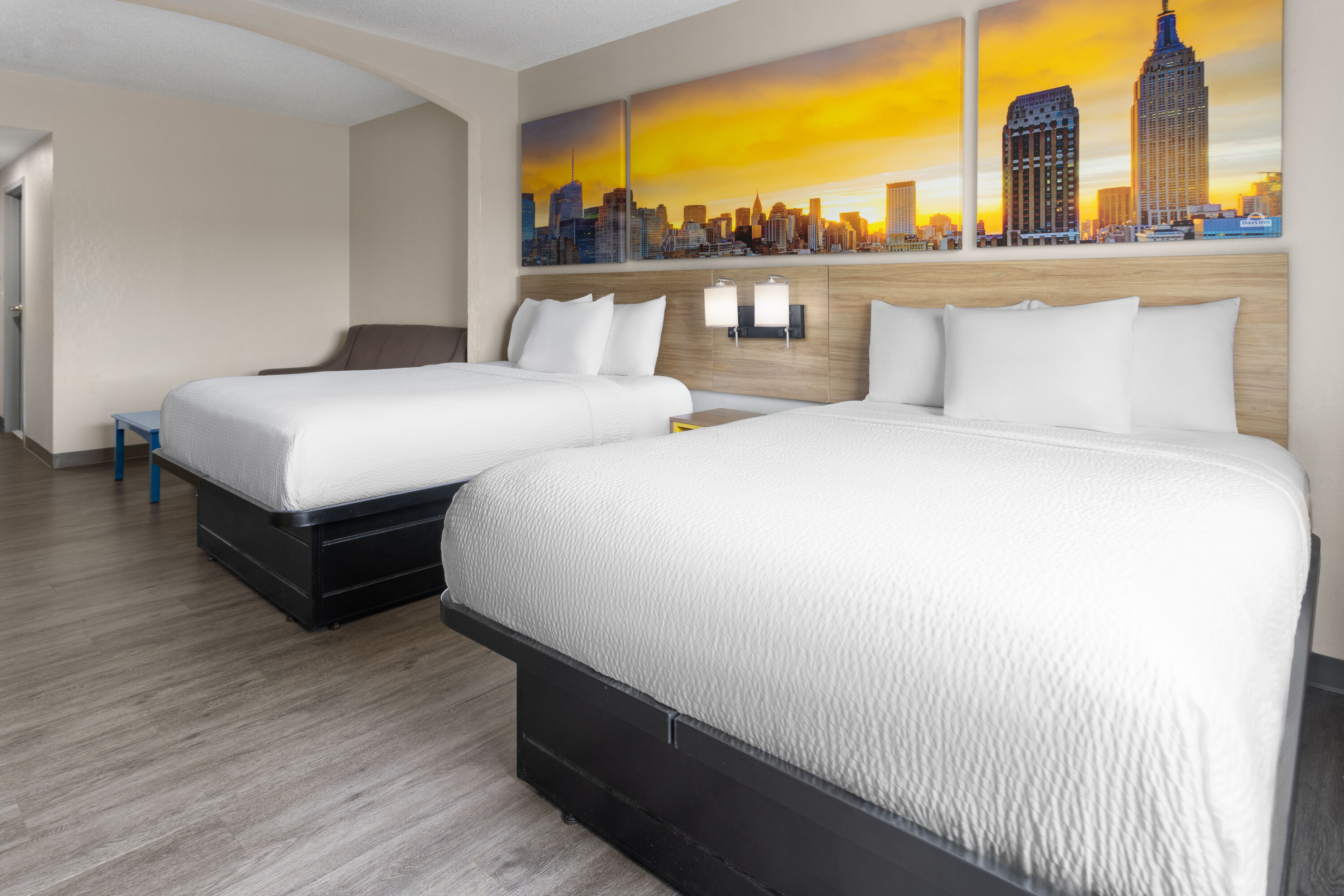 Days Inn & Suites by Wyndham Albany suite in Albany, New York