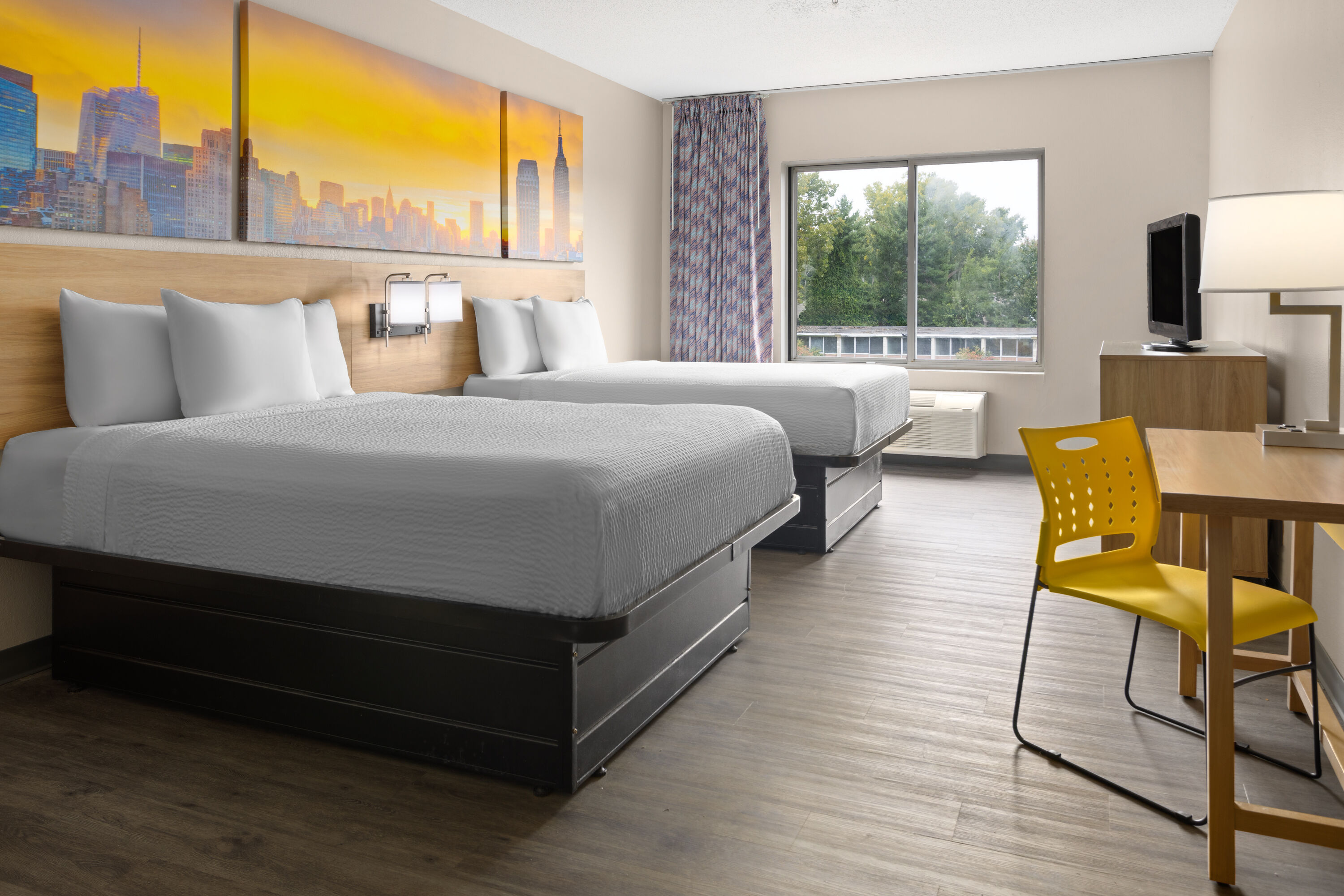 Days Inn & Suites by Wyndham Albany suite in Albany, New York