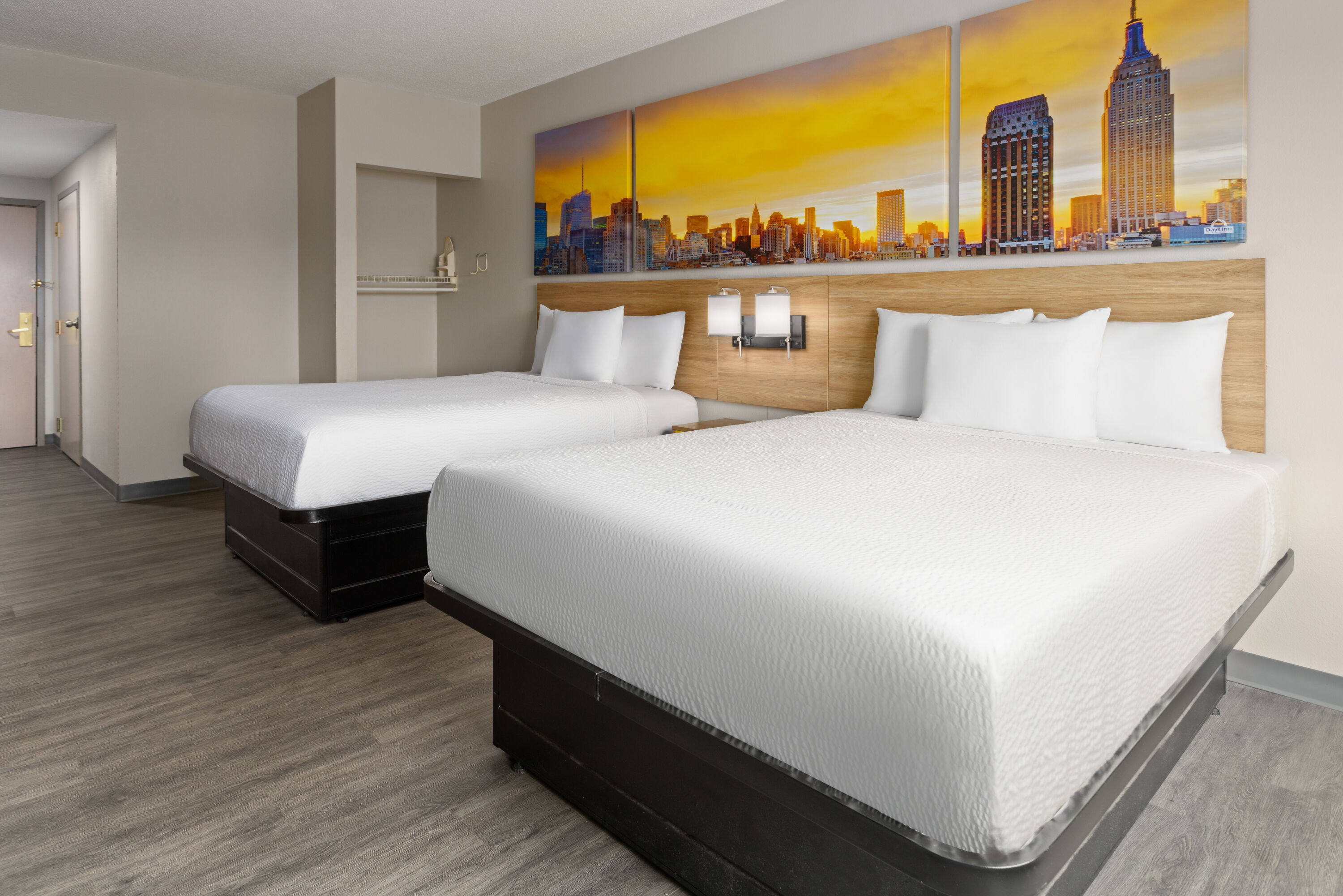 Days Inn & Suites by Wyndham Albany suite in Albany, New York