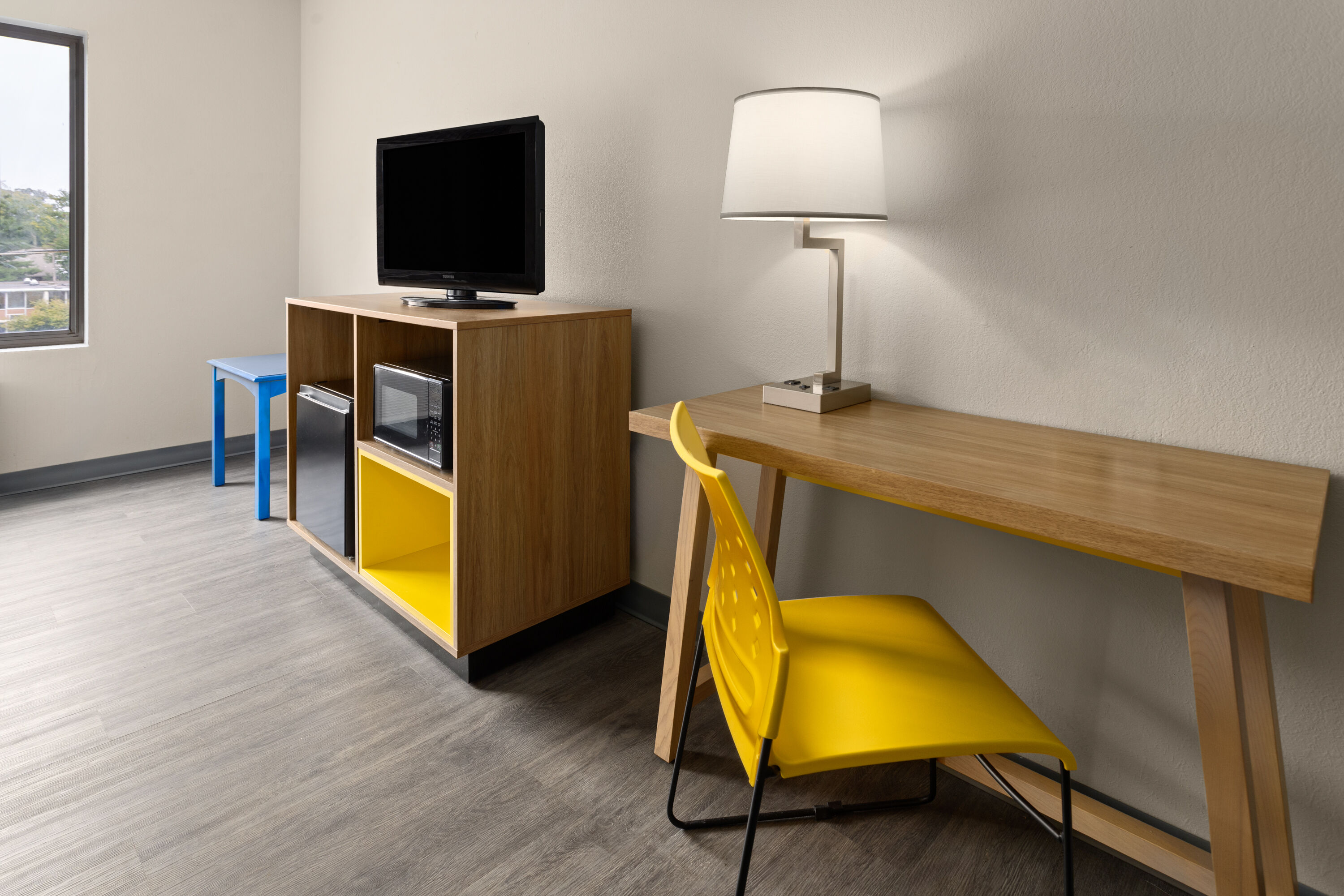 Days Inn & Suites by Wyndham Albany suite in Albany, New York