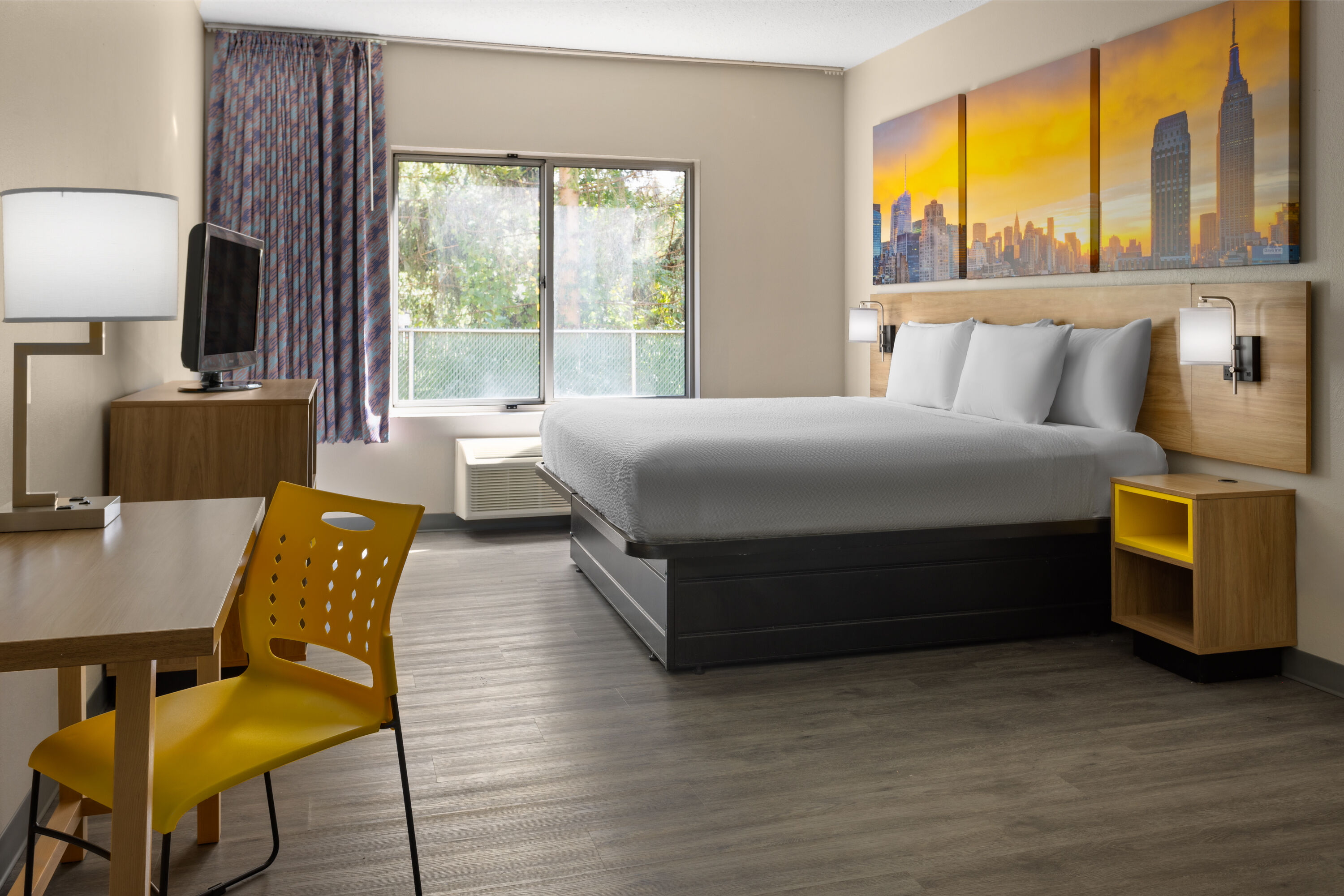 Days Inn & Suites by Wyndham Albany suite in Albany, New York