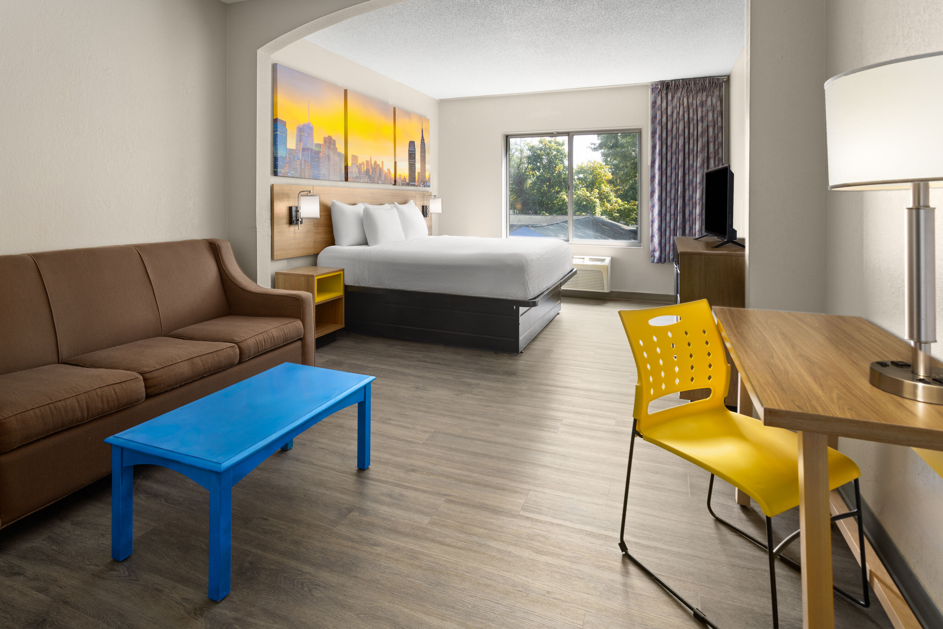 Days Inn & Suites by Wyndham Albany suite in Albany, New York