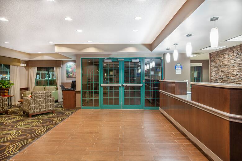 Days Inn Brewerton Syracuse Near Oneida Lake Hotels Days Inn Brewerton Syracuse Near Oneida Lake Hotel Lobby In New York