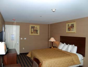 Guest room at the Days Inn by Wyndham Bronx Near Stadium in Bronx, New York