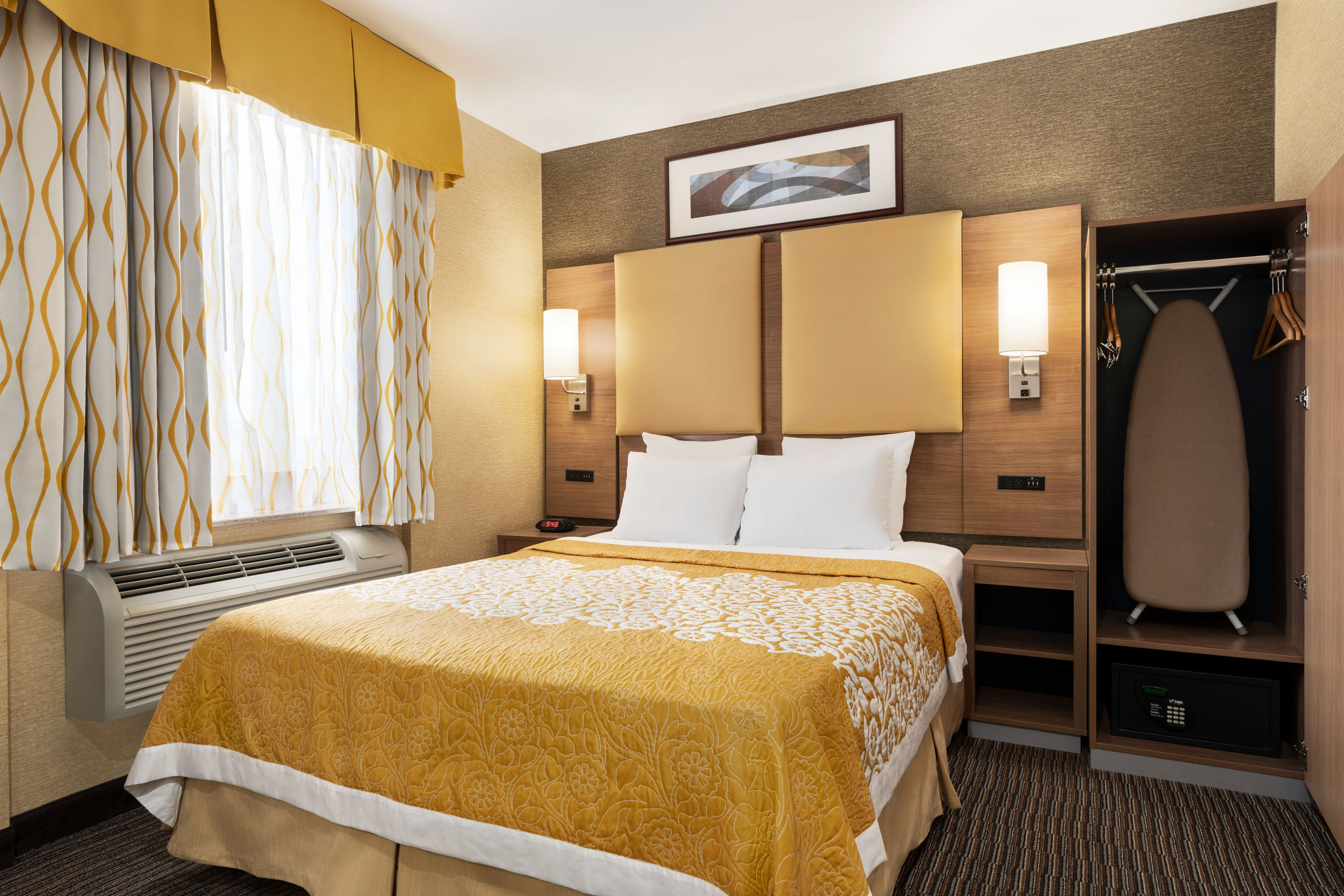 Days Inn By Wyndham Brooklyn Brooklyn Ny Hotels