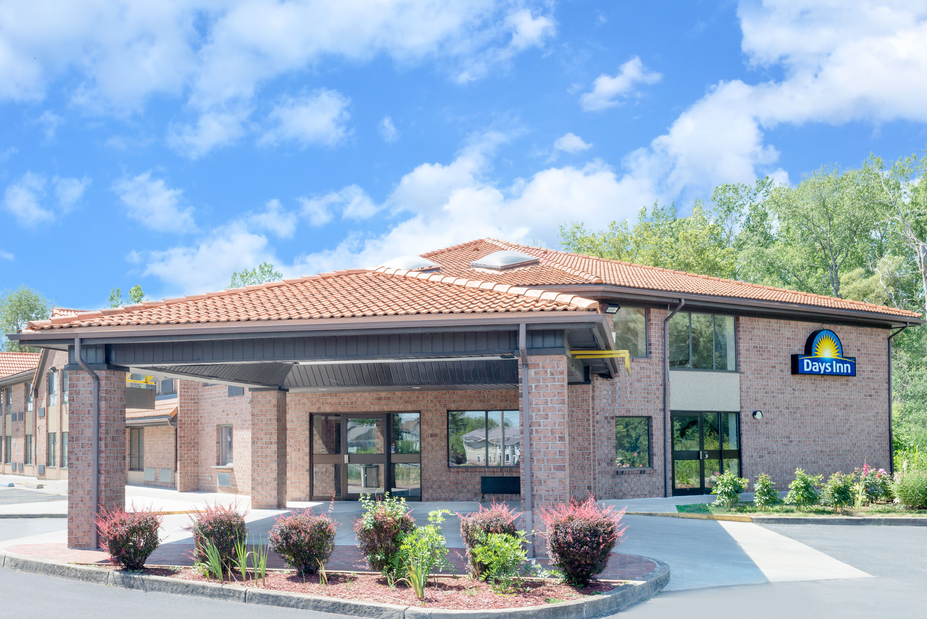 Days Inn by Wyndham Geneva/Finger Lakes | Geneva, NY Hotels