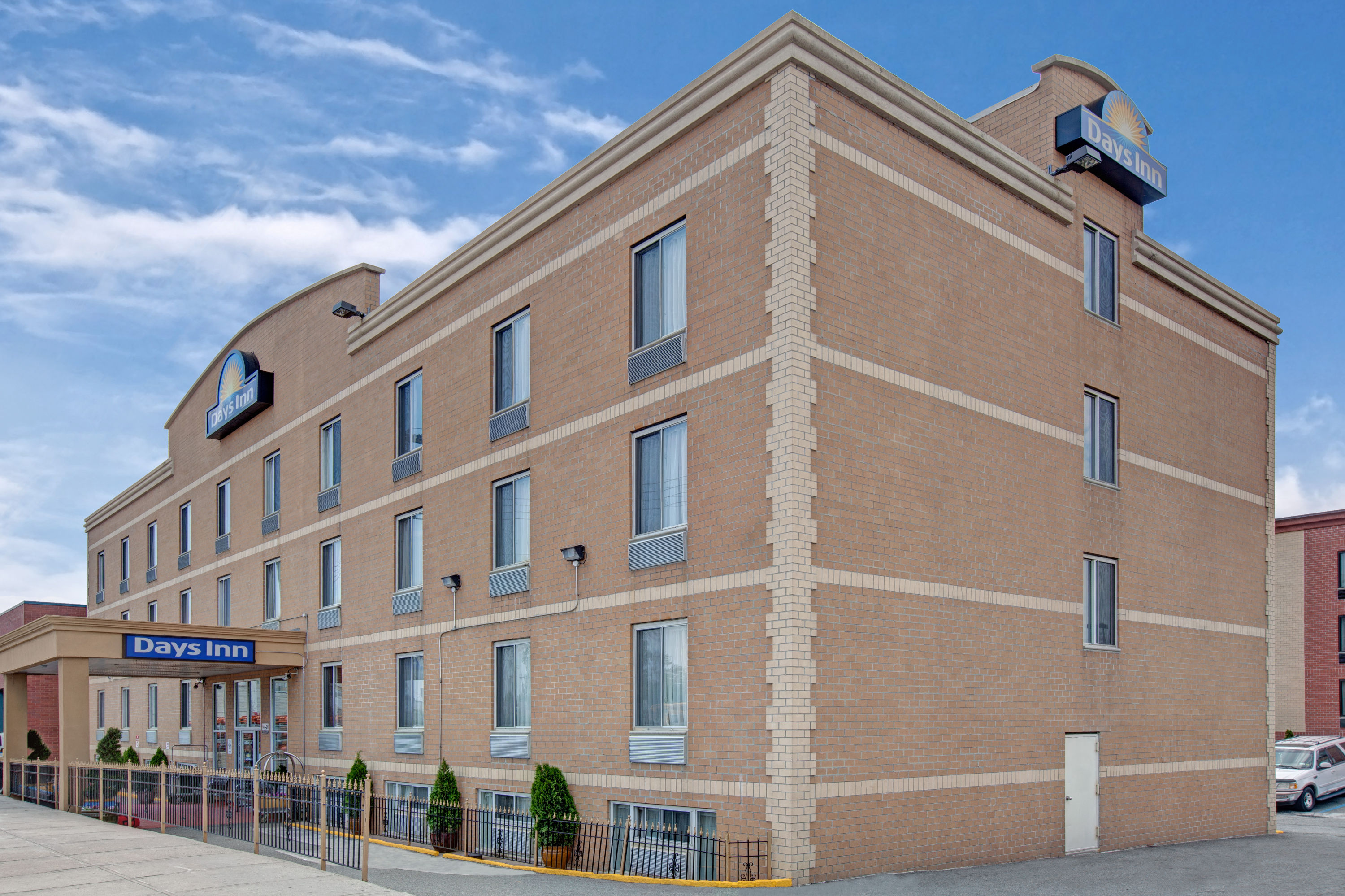 Days Inn By Wyndham Jamaica Jfk Airport Jamaica Ny Hotels