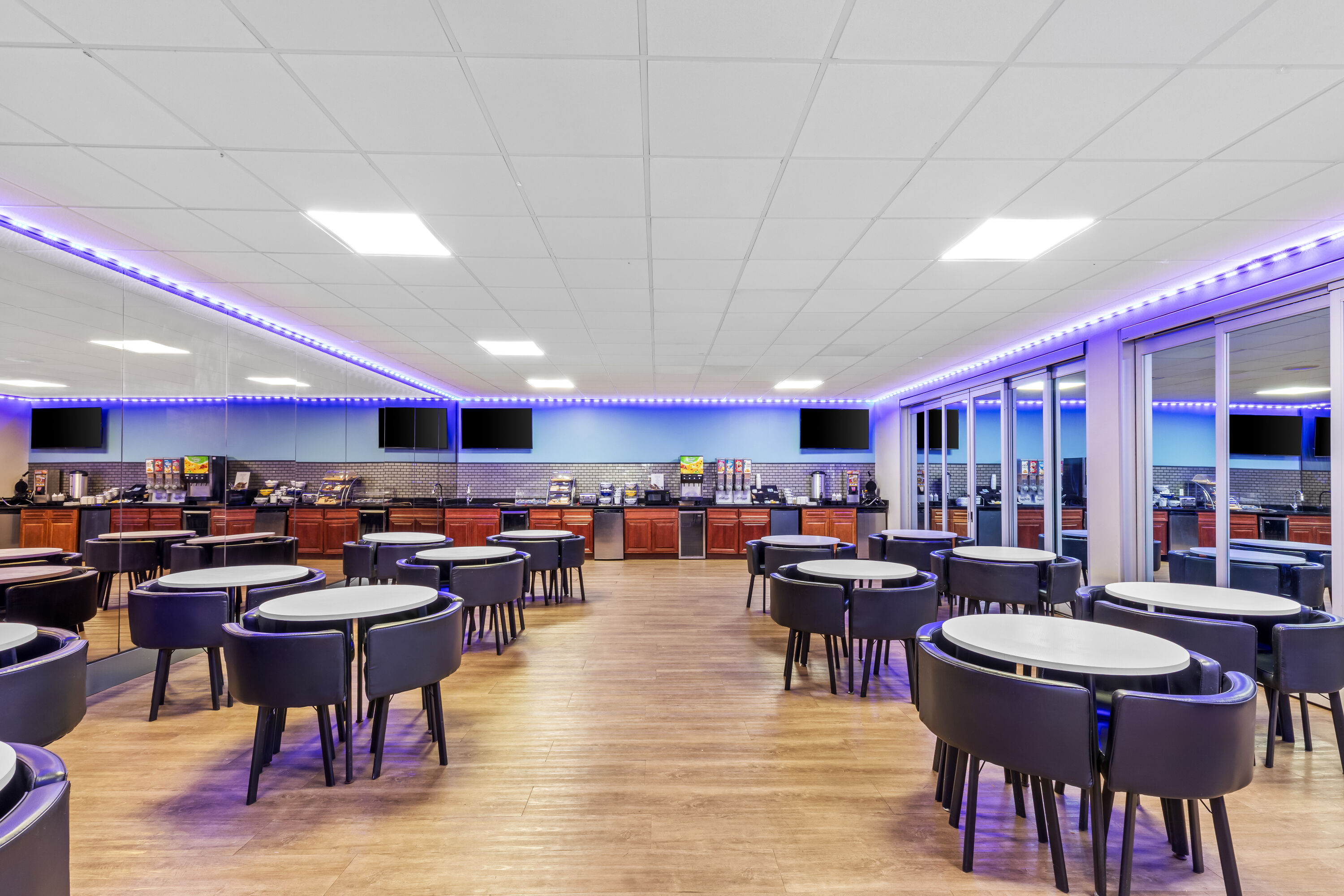 Days Inn by Wyndham Liberty restaurant breakfast area with seating in Liberty, New York