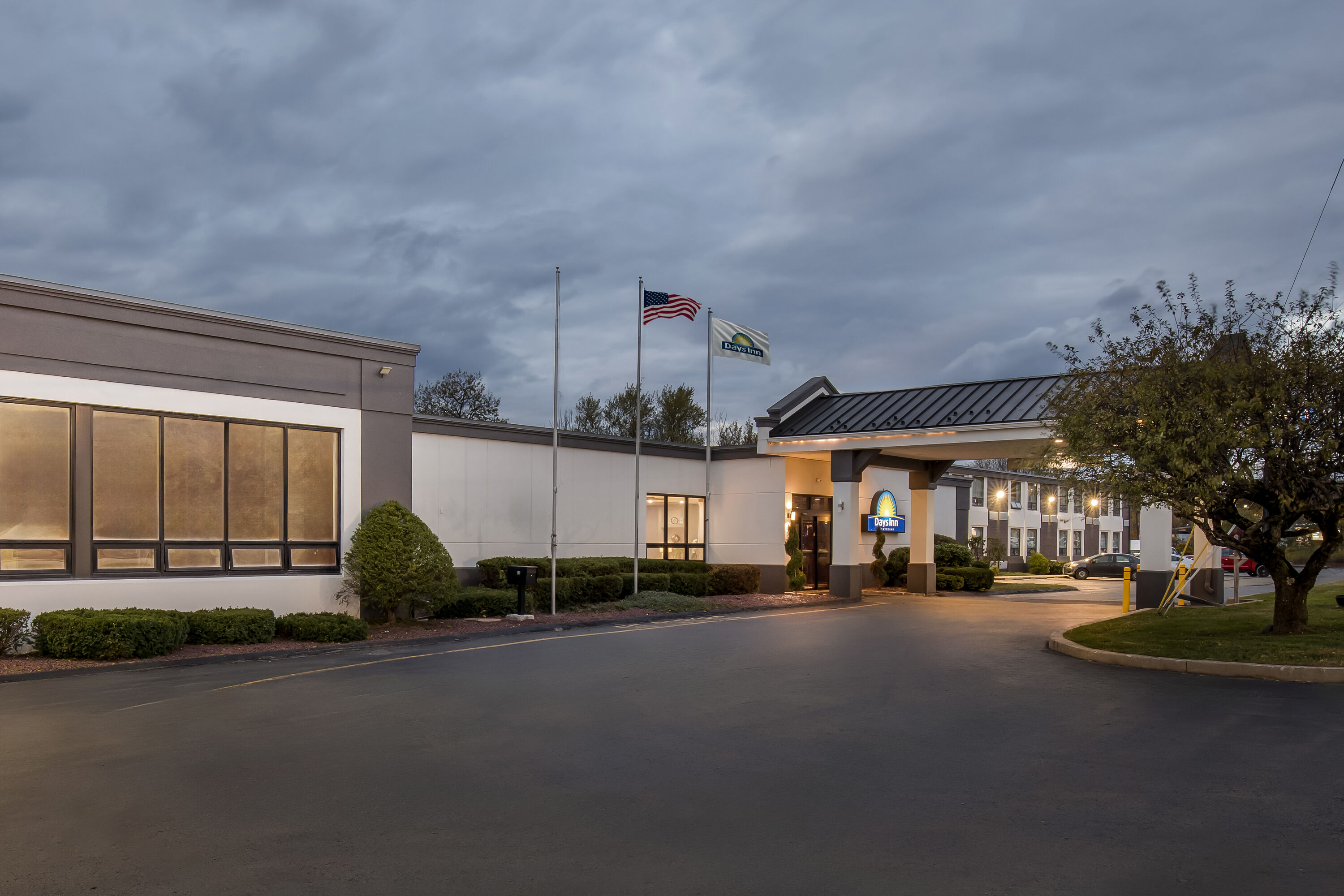 Exterior Night Image of Days Inn by Wyndham Liberty hotel in Liberty, New York