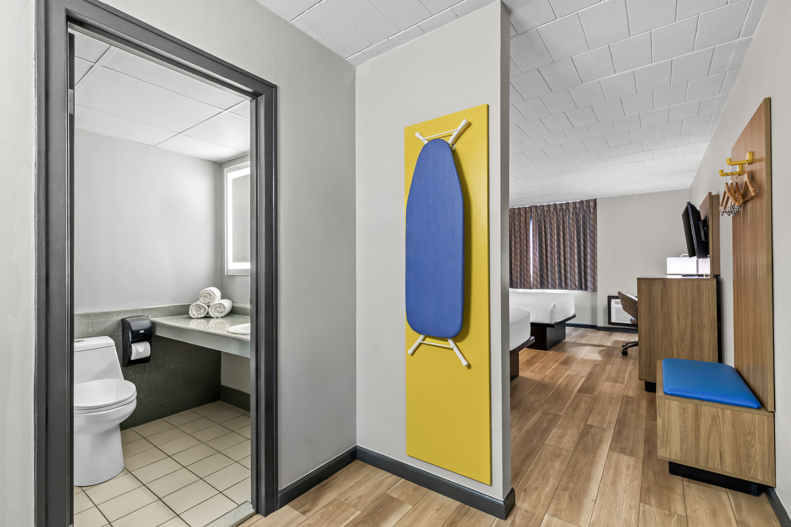 Double bed guest room at the Days Inn by Wyndham Liberty in Liberty, New York