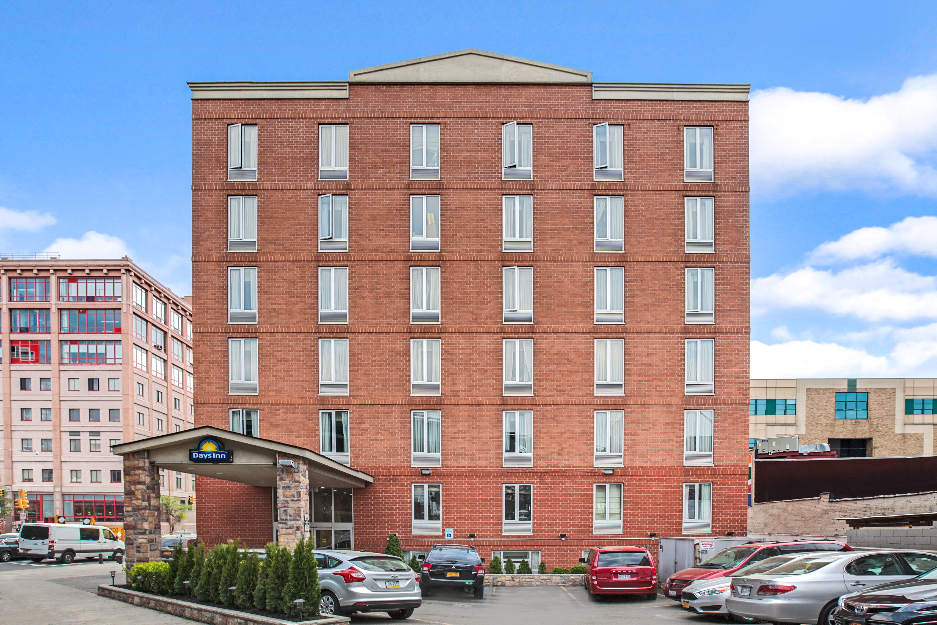 Days Inn By Wyndham Long Island City Long Island City