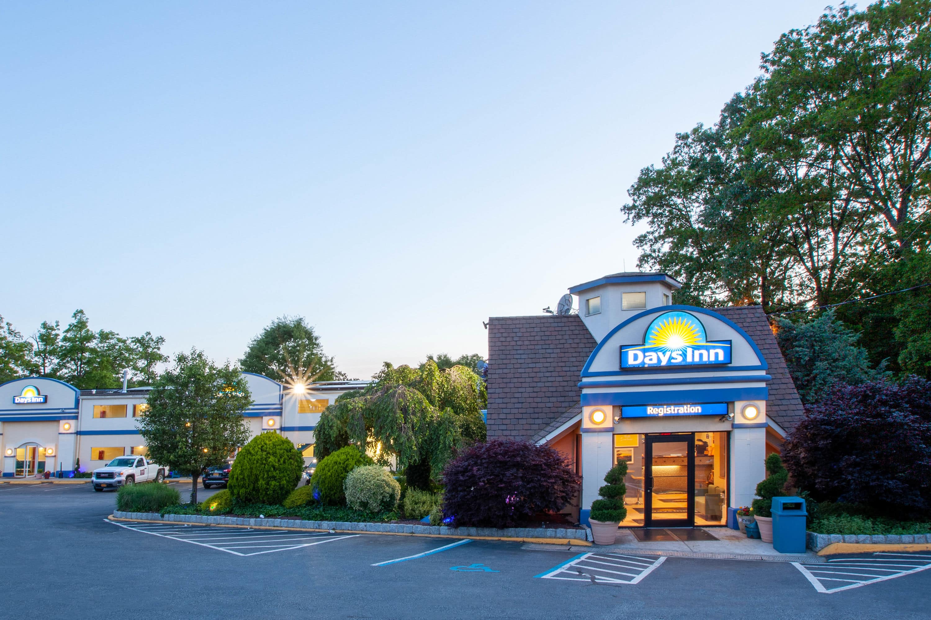 Days Inn By Wyndham Nanuet Spring Valley Nanuet Ny Hotels