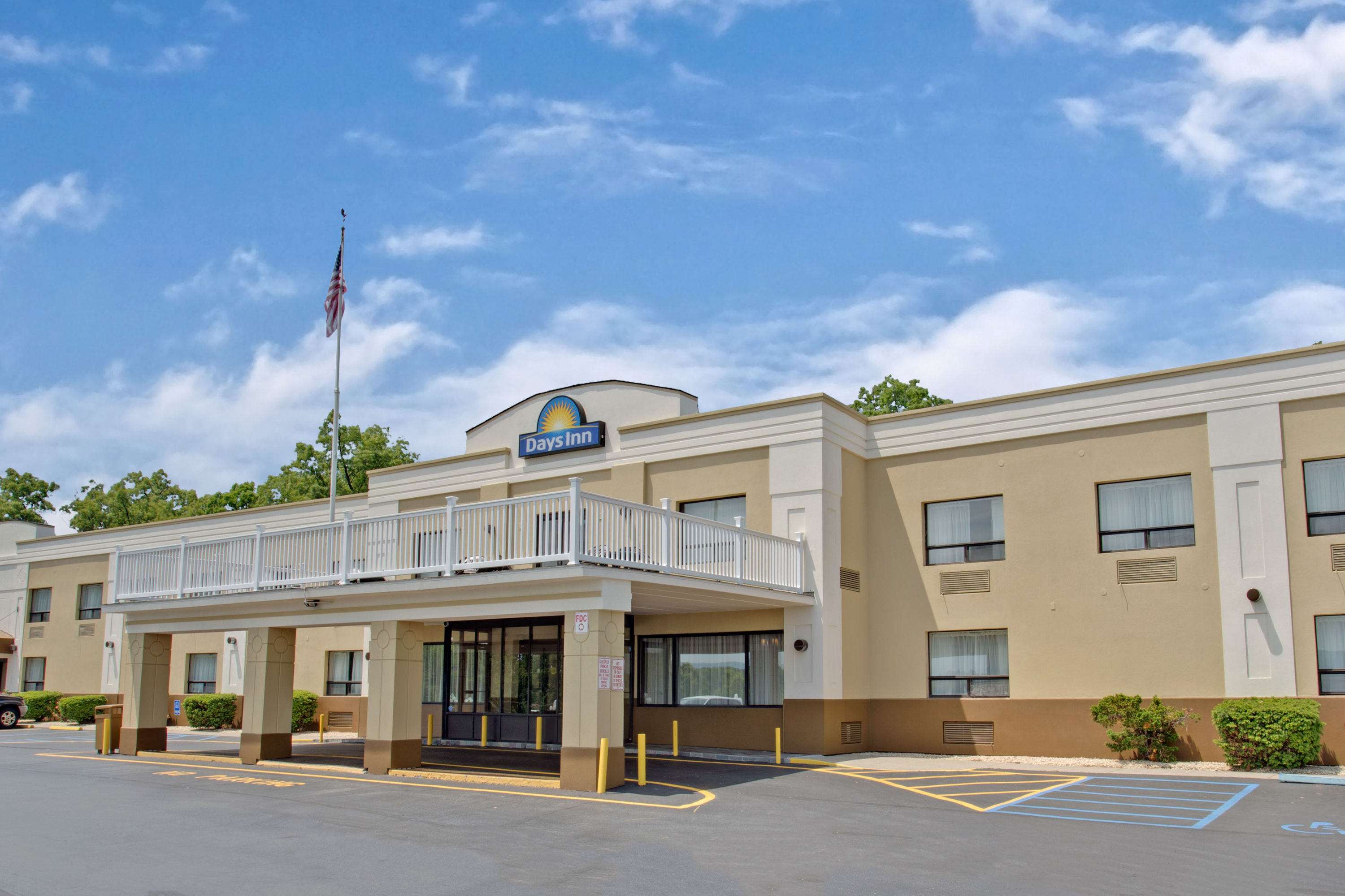 Days Inn by Wyndham Newburgh WestPoint/Stewart Intl Airport New