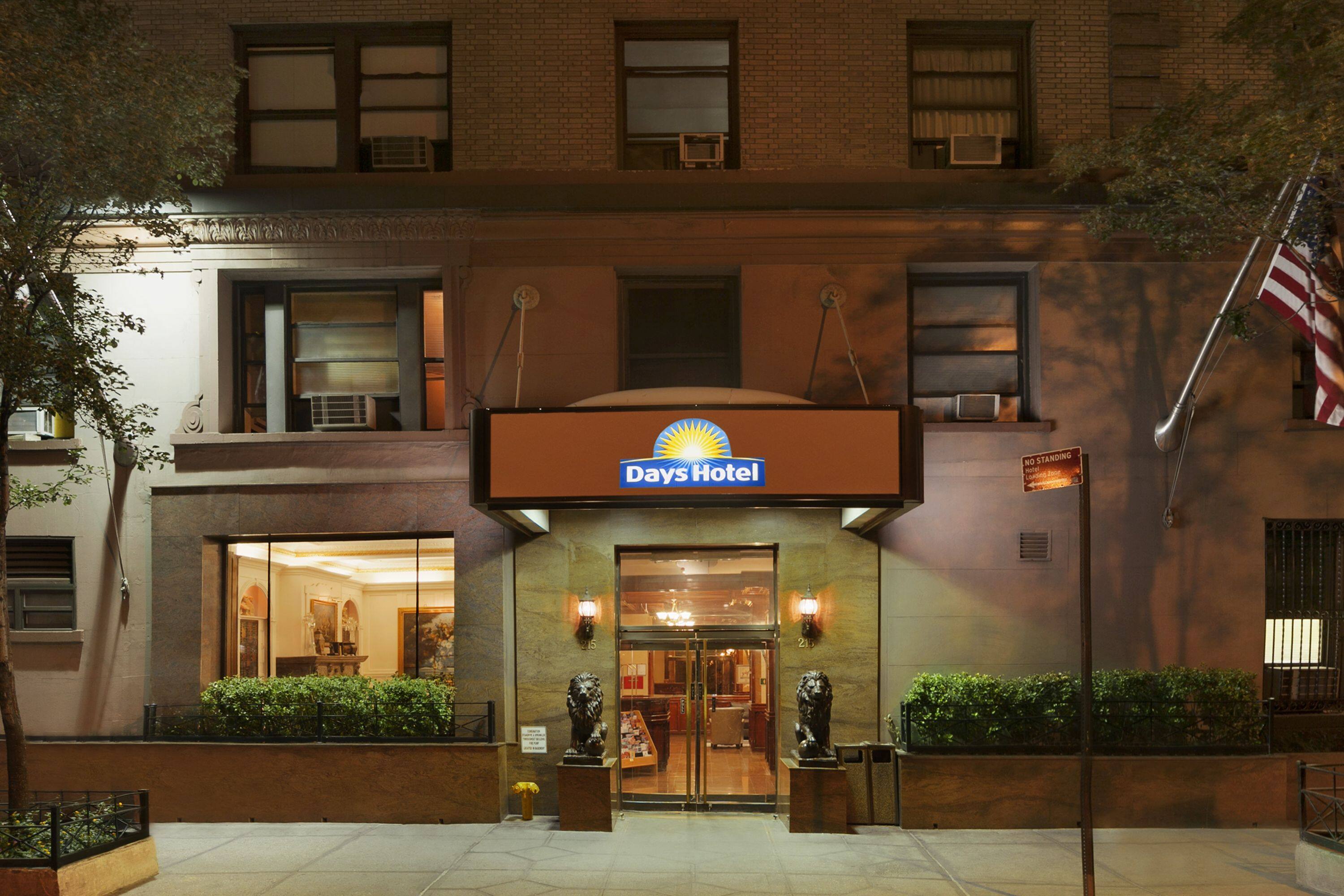Days Hotel By Wyndham On Broadway Nyc New York City Ny Hotels