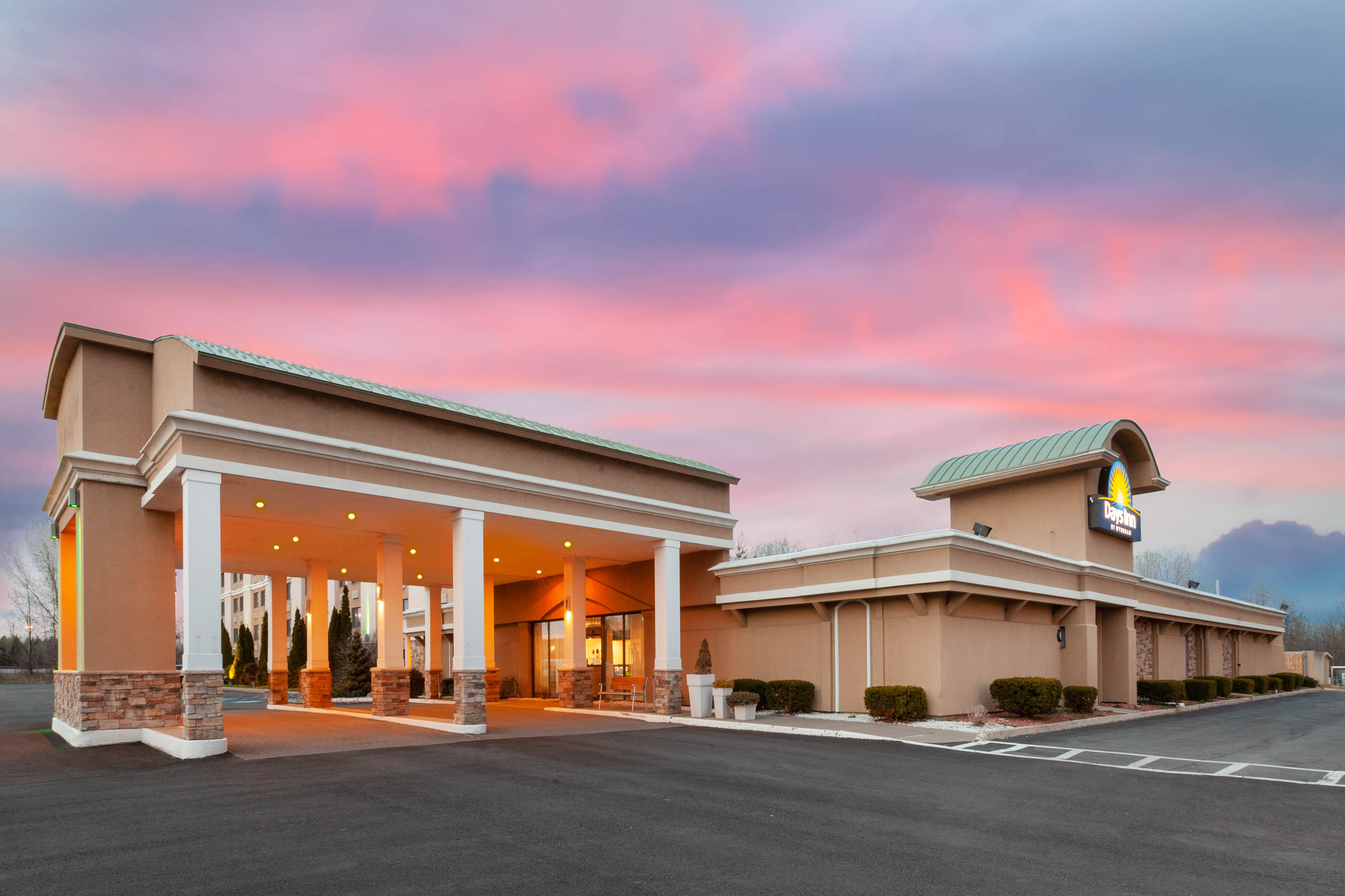 Days Inn by Wyndham Plattsburgh Plattsburgh, NY Hotels