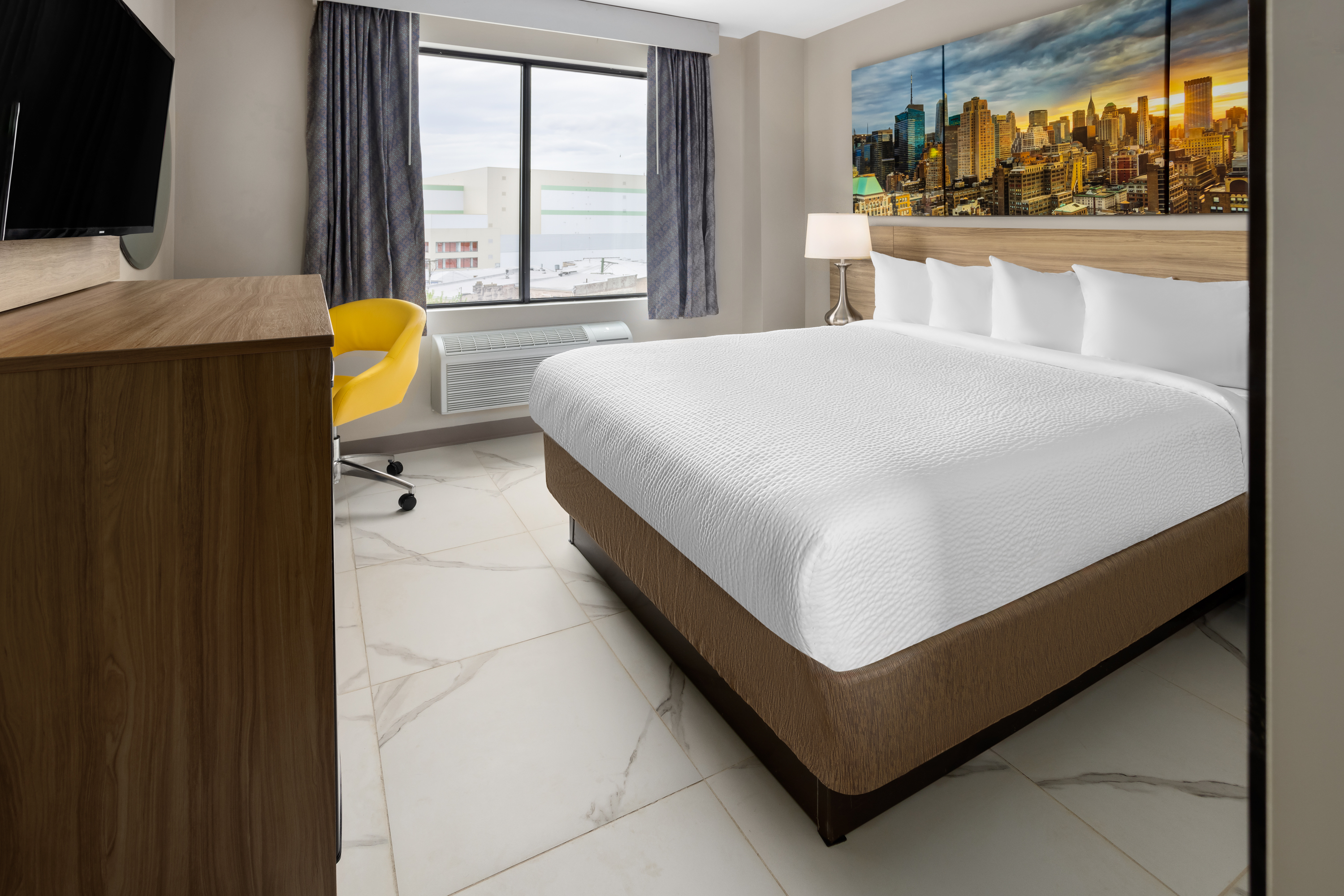 Days Inn By Wyndham Staten Island - hotel rooms