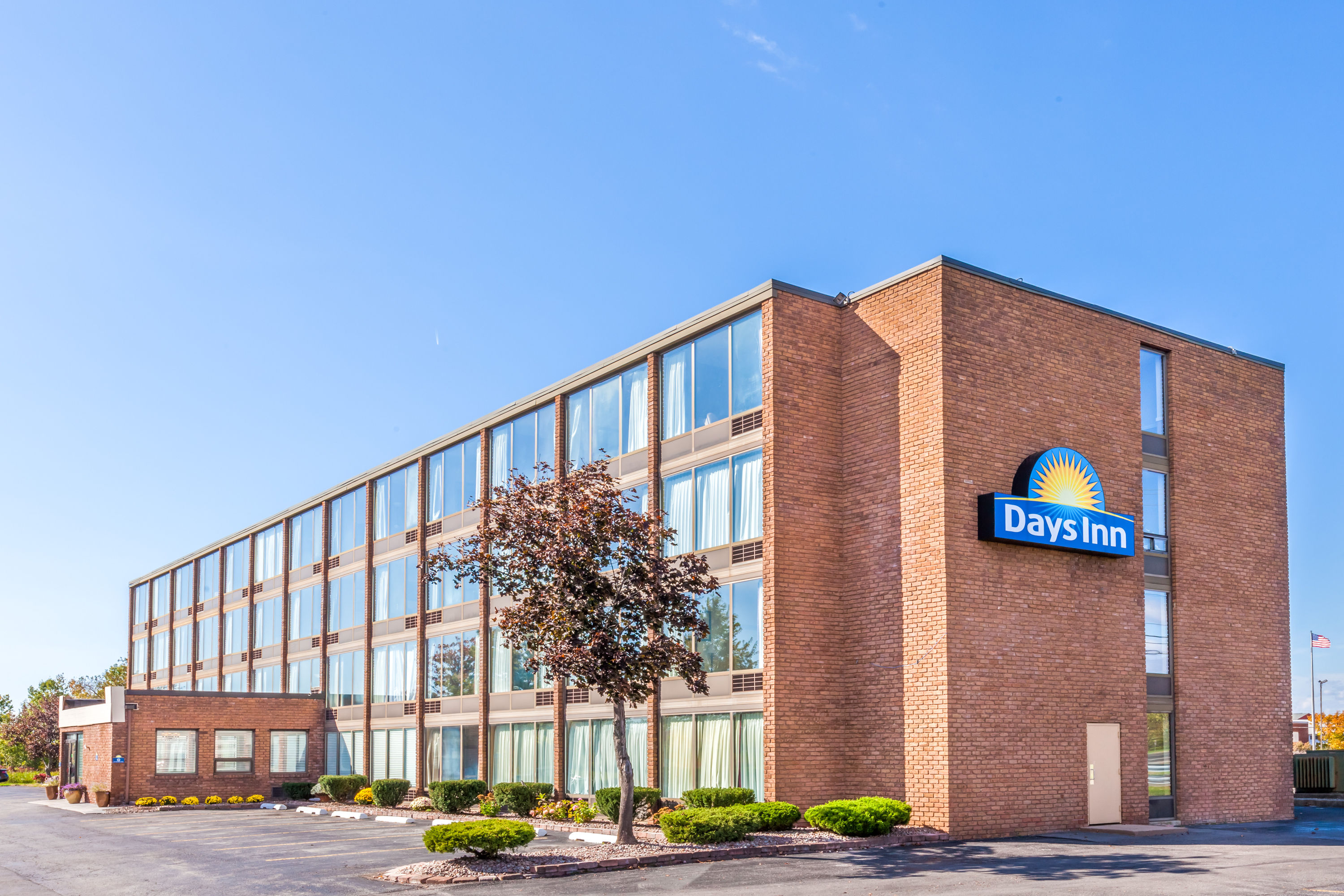Days Inn By Wyndham Syracuse Syracuse Ny Hotels