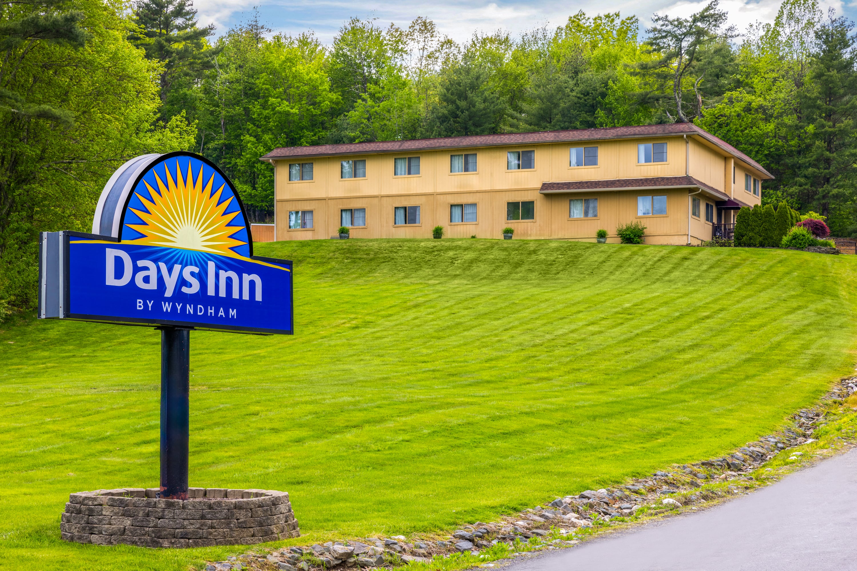 Days Inn by Wyndham Wurtsboro Wurtsboro, NY Hotels