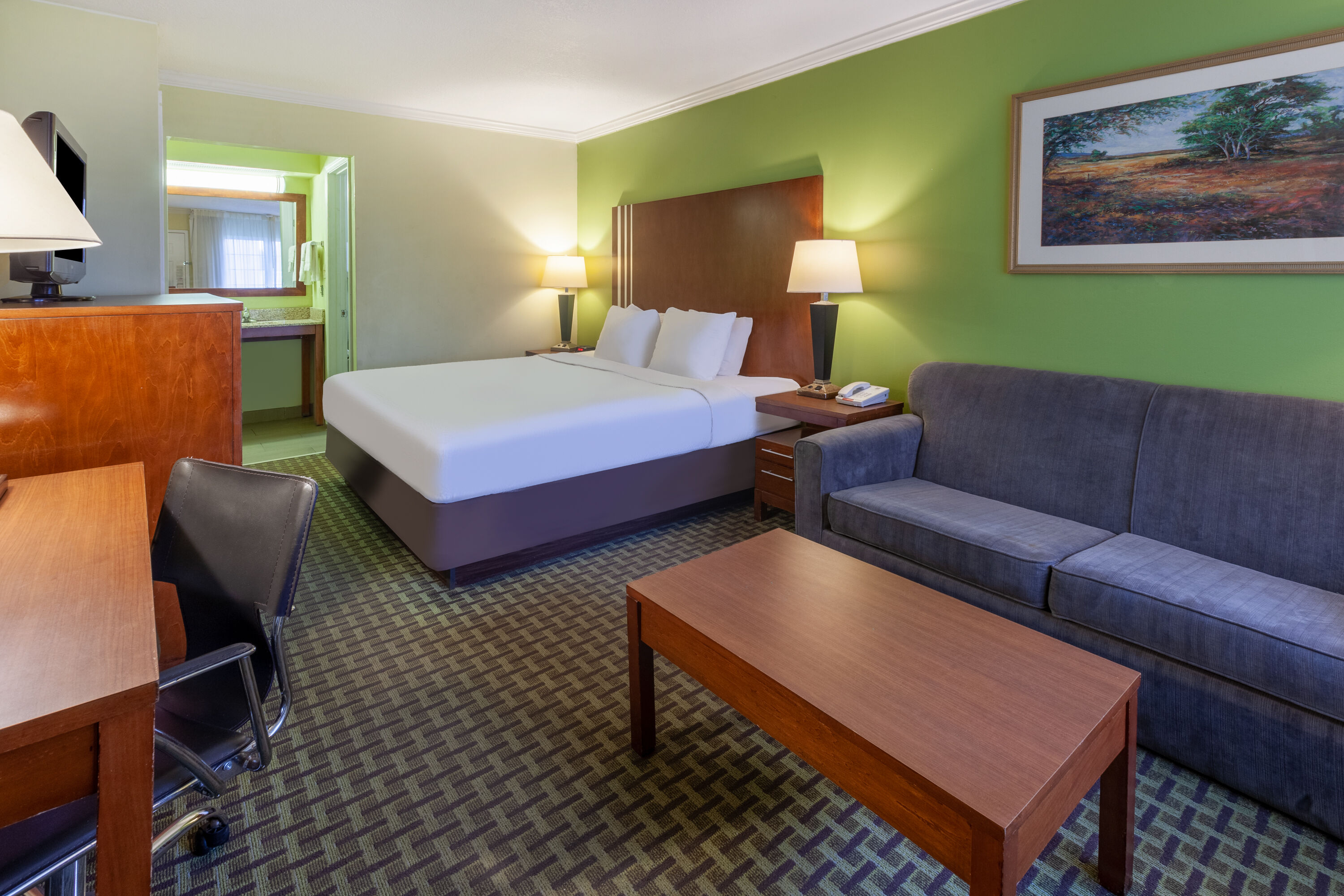 Guest room at the Days Inn by Wyndham Austintown in Austintown, Ohio
