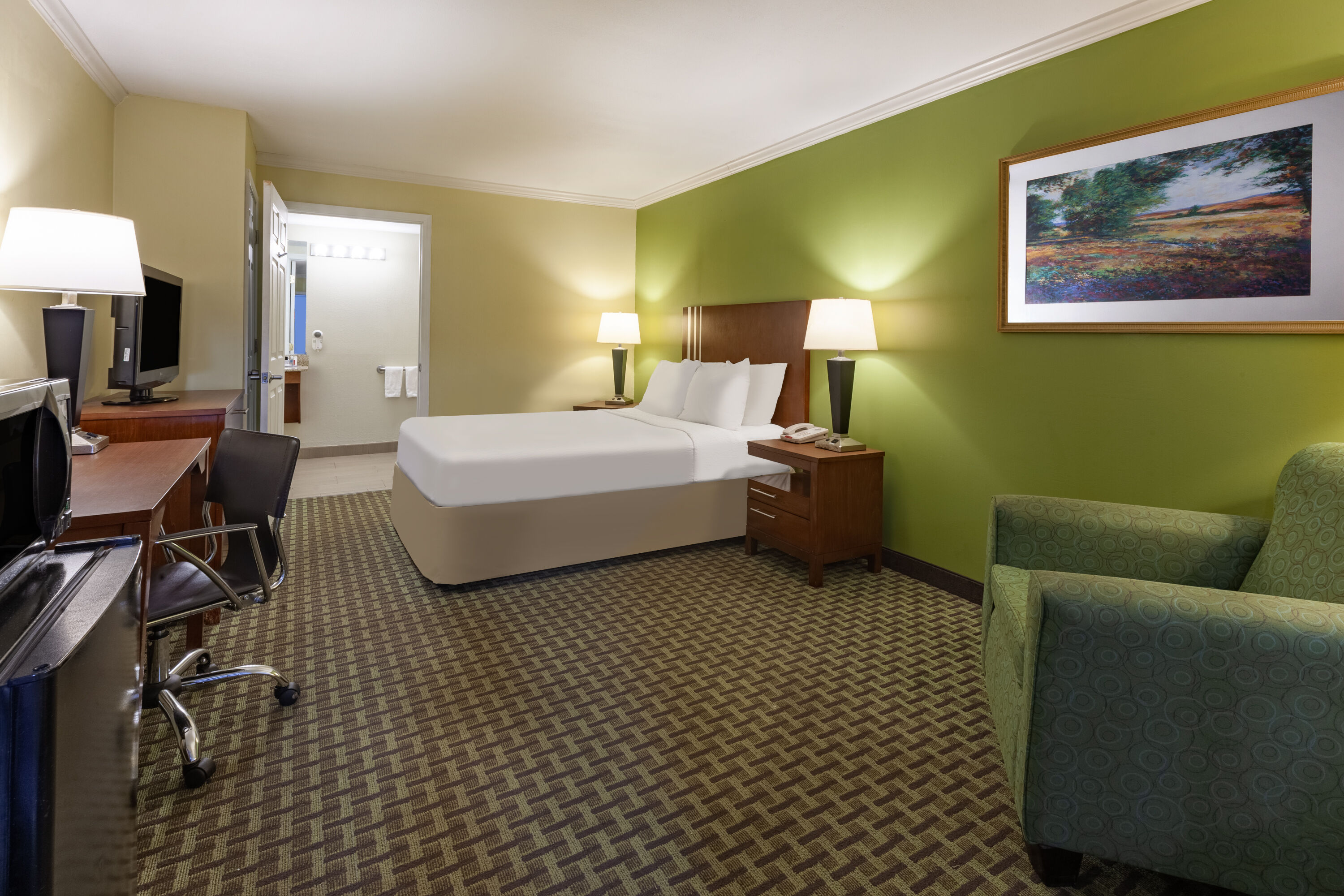 Guest room at the Days Inn by Wyndham Austintown in Austintown, Ohio