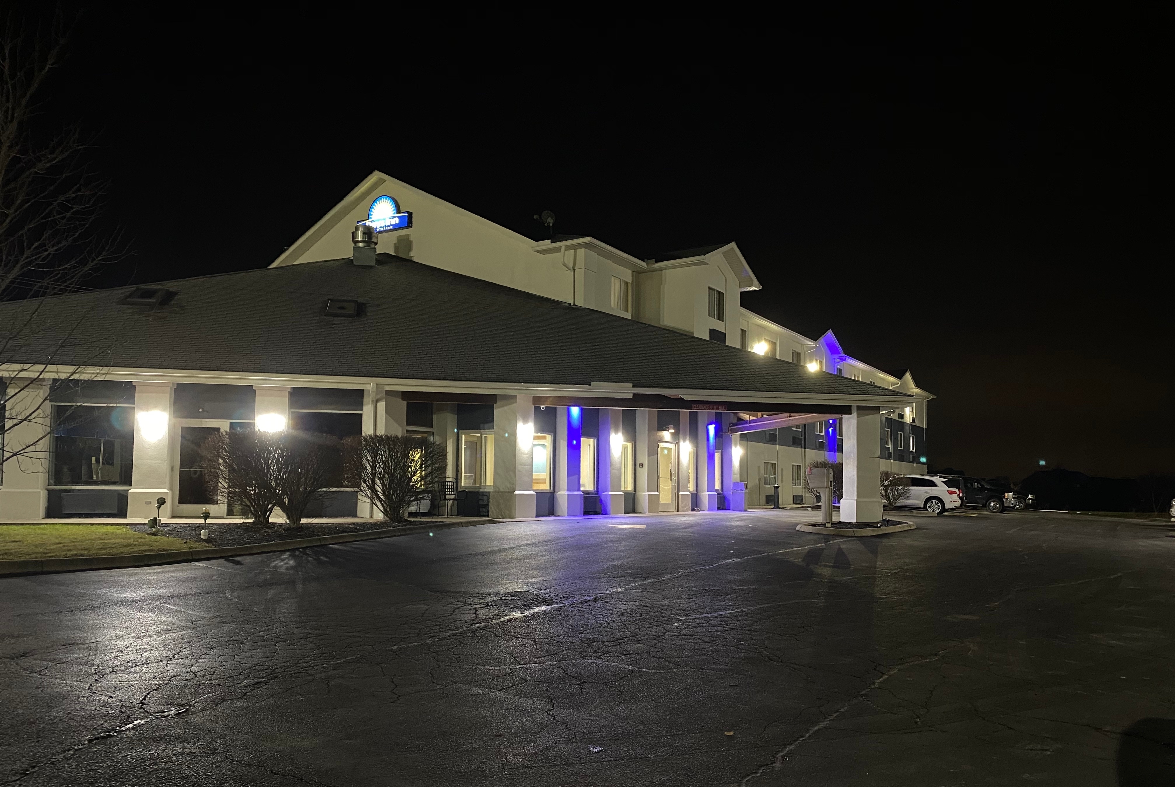 Exterior Night Image of Days Inn by Wyndham Batavia Ohio hotel in Batavia, Ohio
