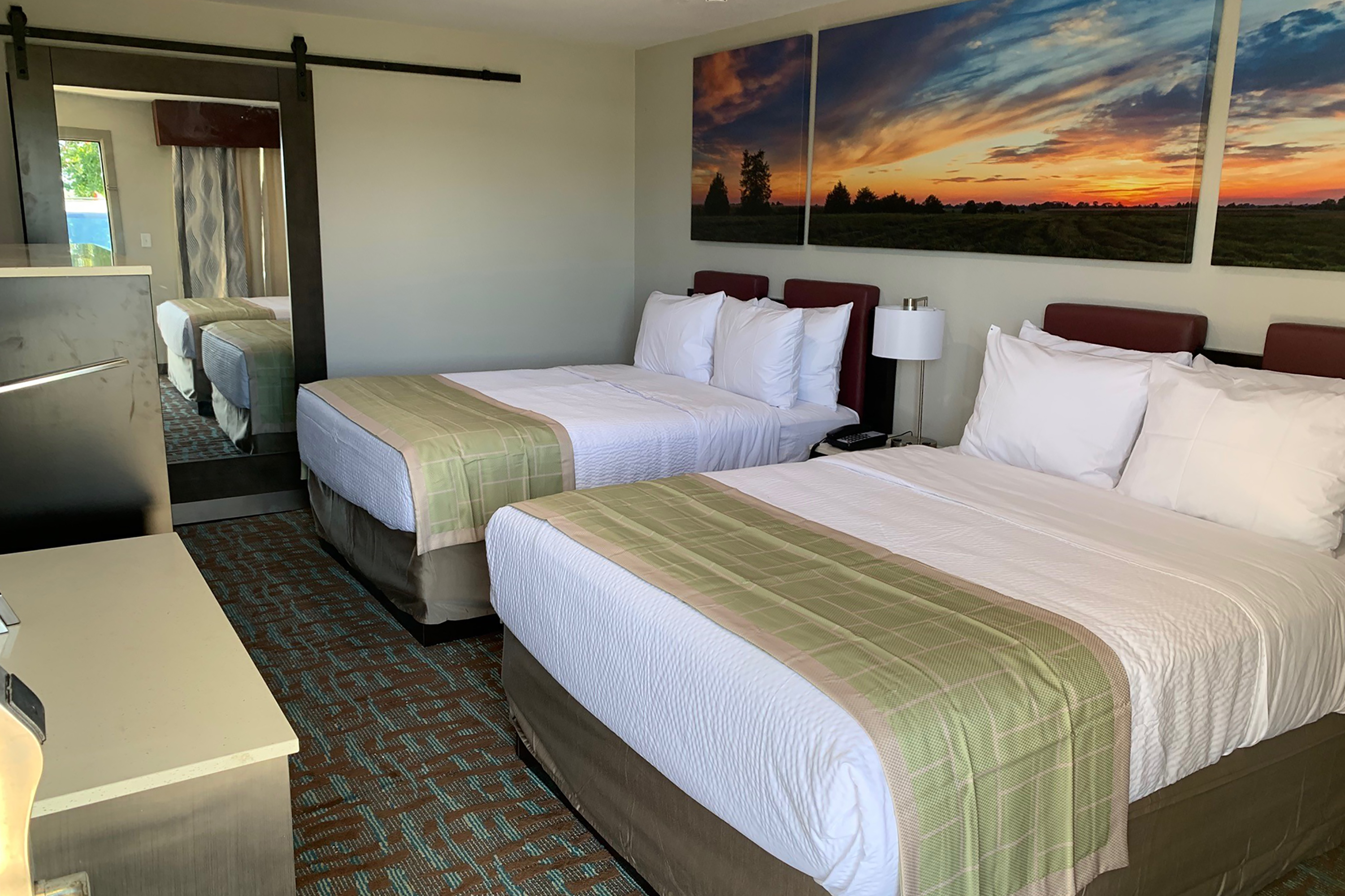 Guest room at the Days Inn by Wyndham Bellville Mansfield in Bellville, Ohio