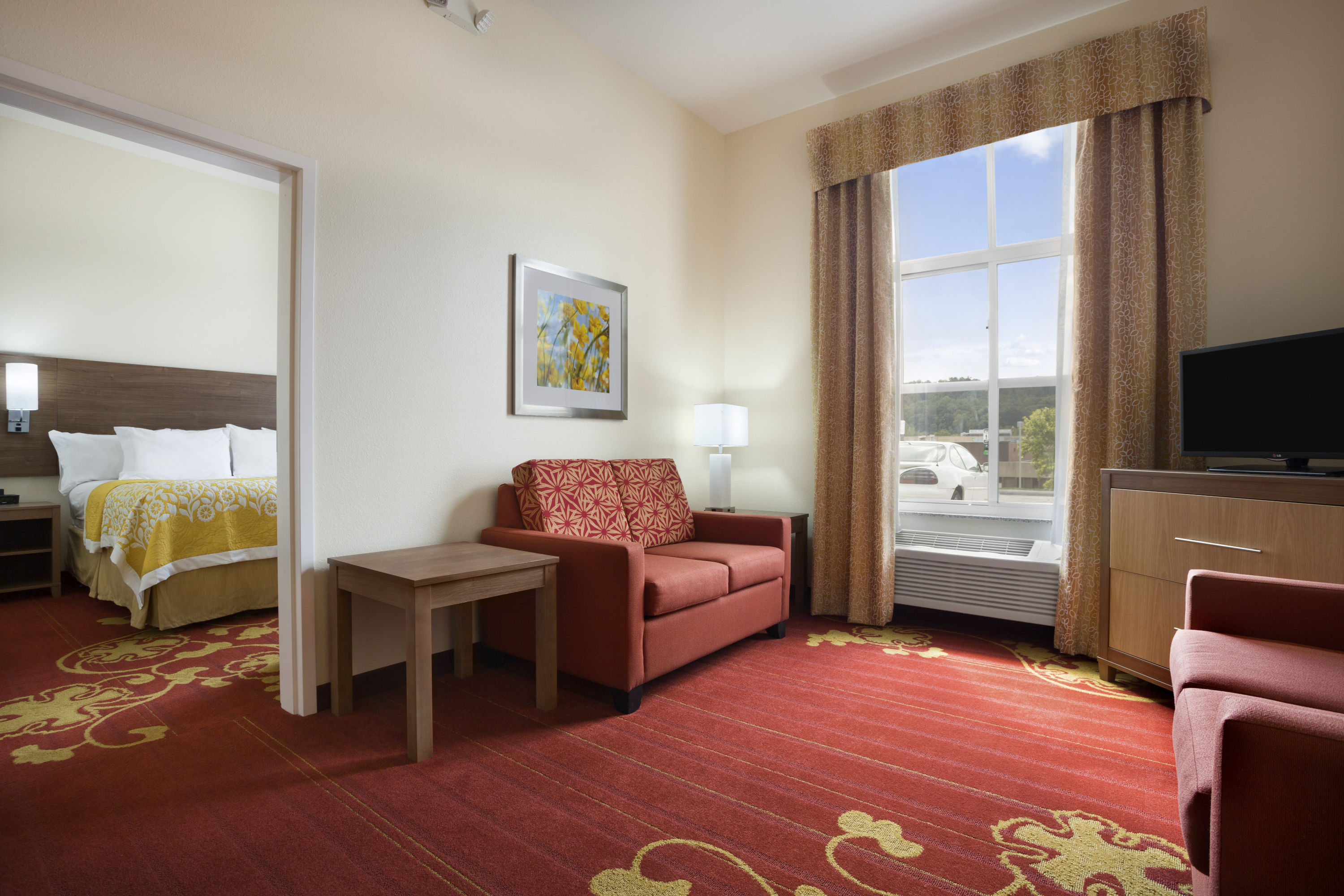 Days Inn & Suites by Wyndham Caldwell suite in Caldwell, Ohio