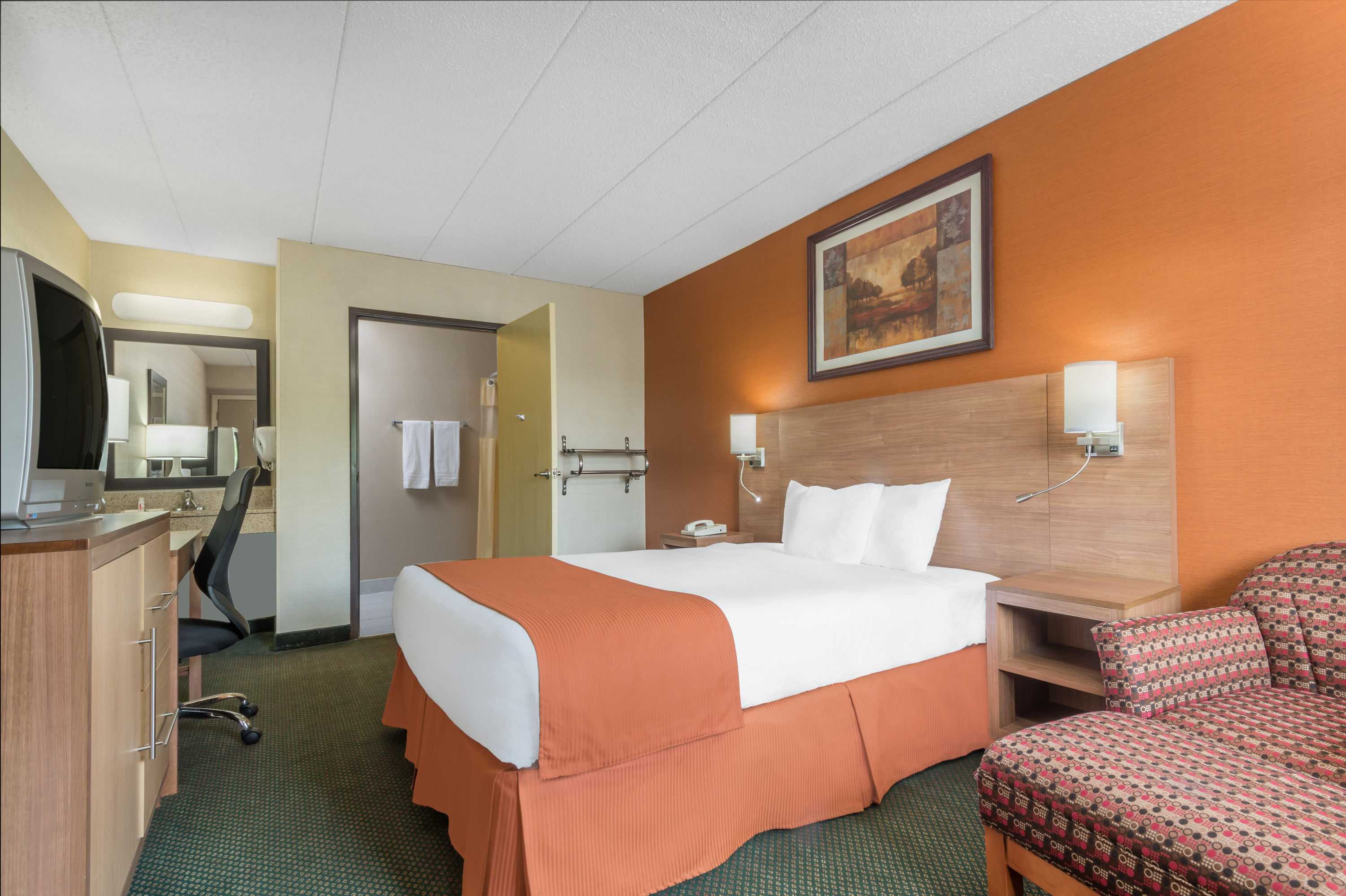 Guest room at the Days Inn by Wyndham Columbus Fairgrounds in Columbus, Ohio