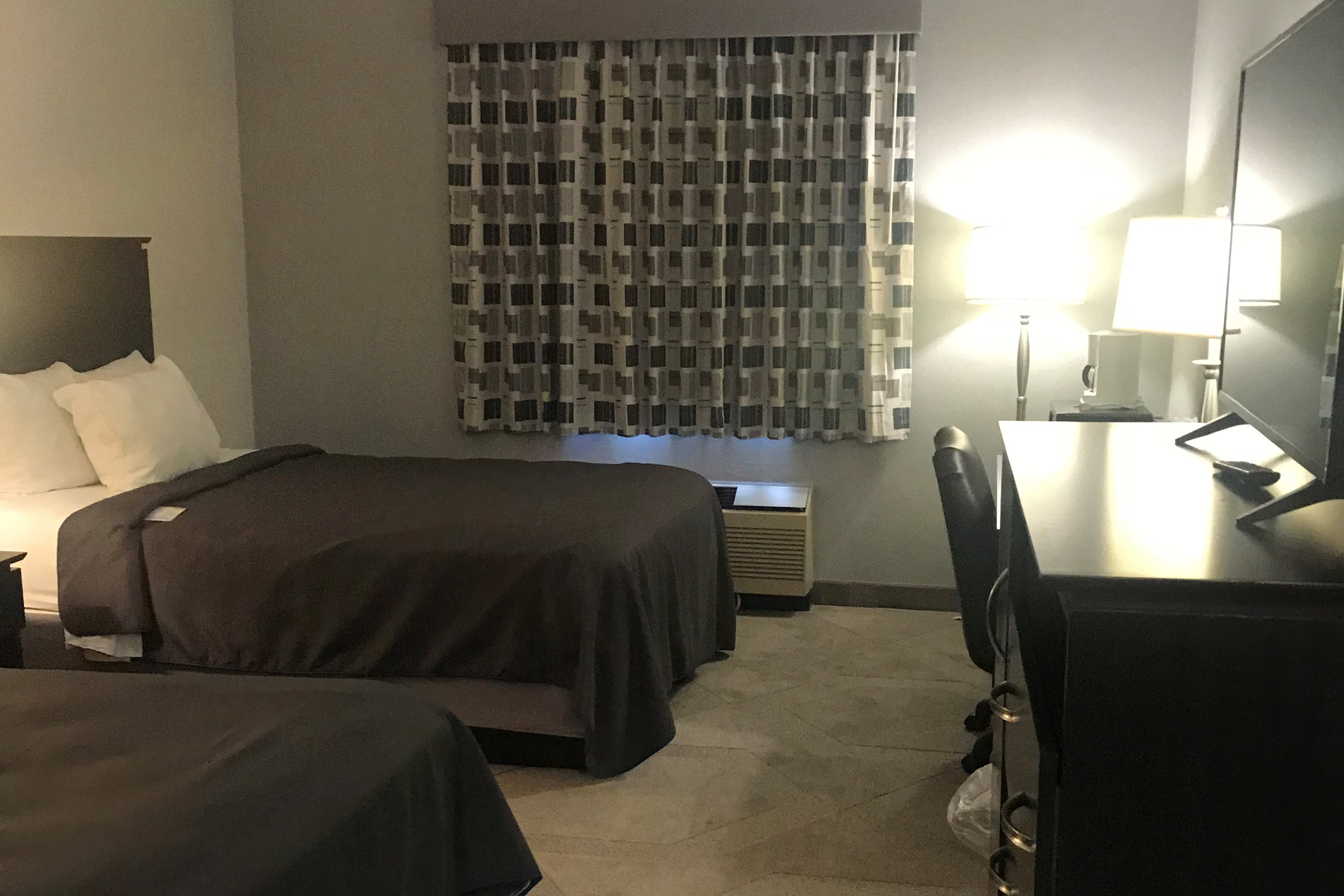 Guest room at the Days Inn by Wyndham Conneaut in Conneaut, Ohio