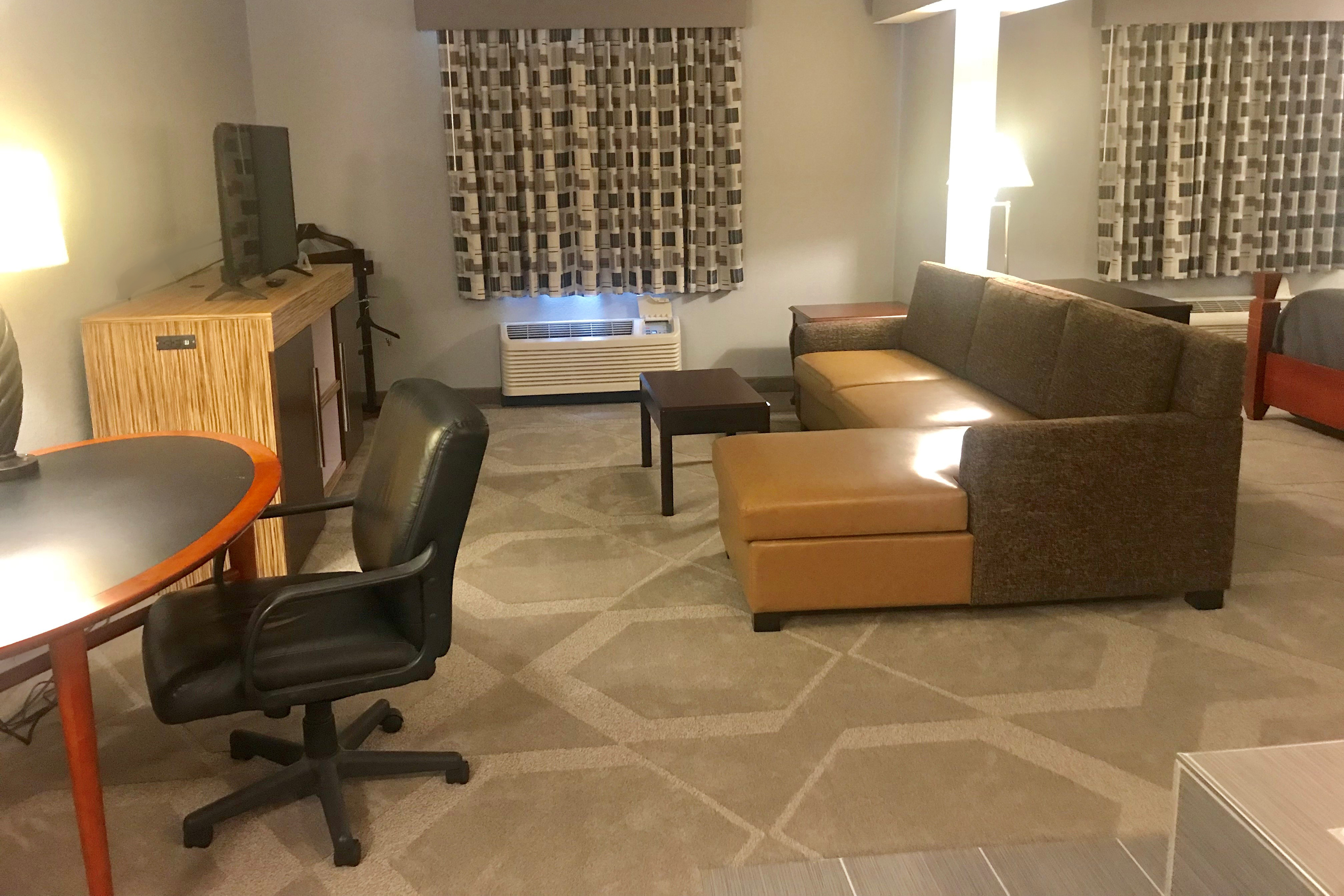 Guest room at the Days Inn by Wyndham Conneaut in Conneaut, Ohio