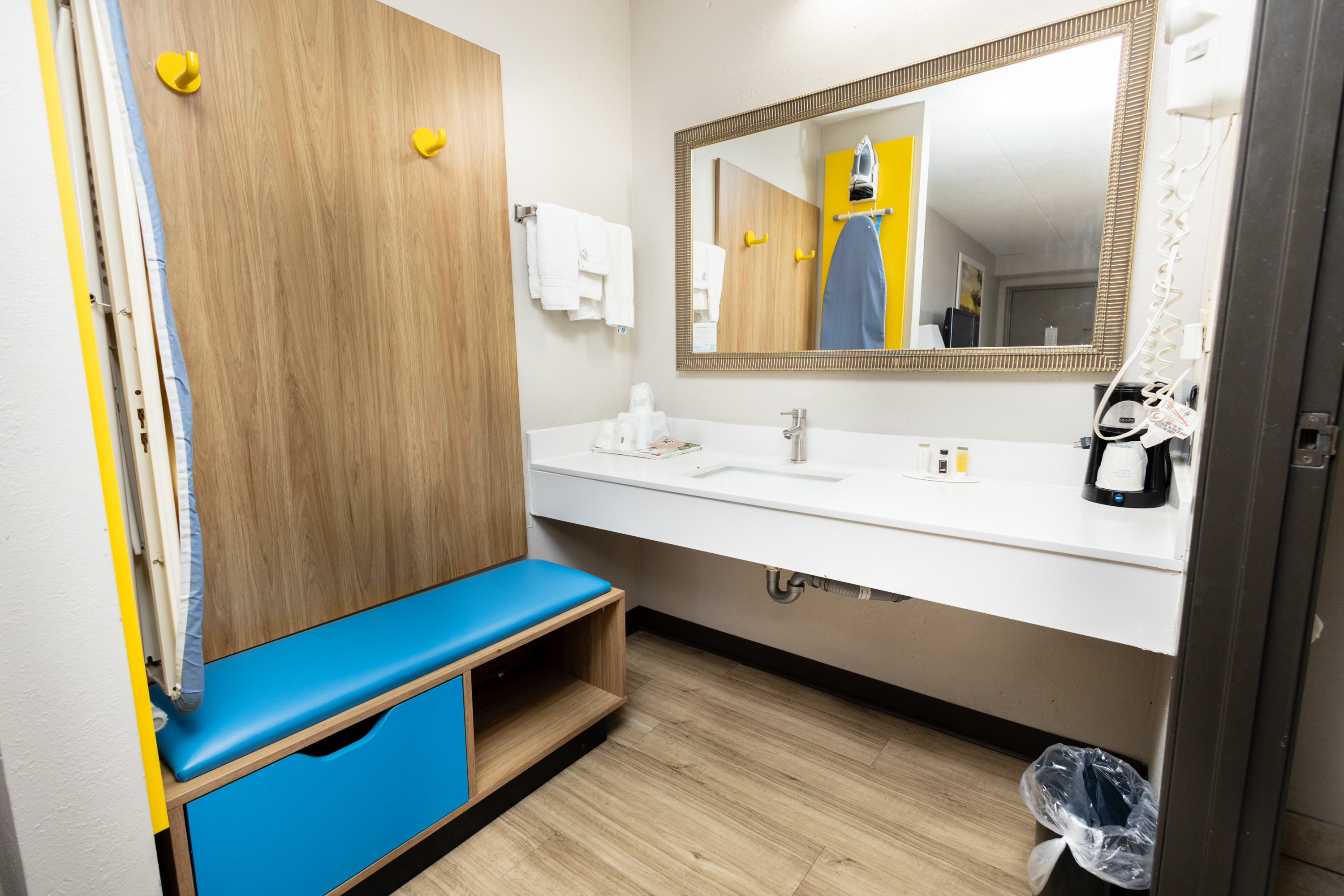 Guest room bath at the Days Inn by Wyndham Dayton Huber Heights Northeast in Dayton, Ohio